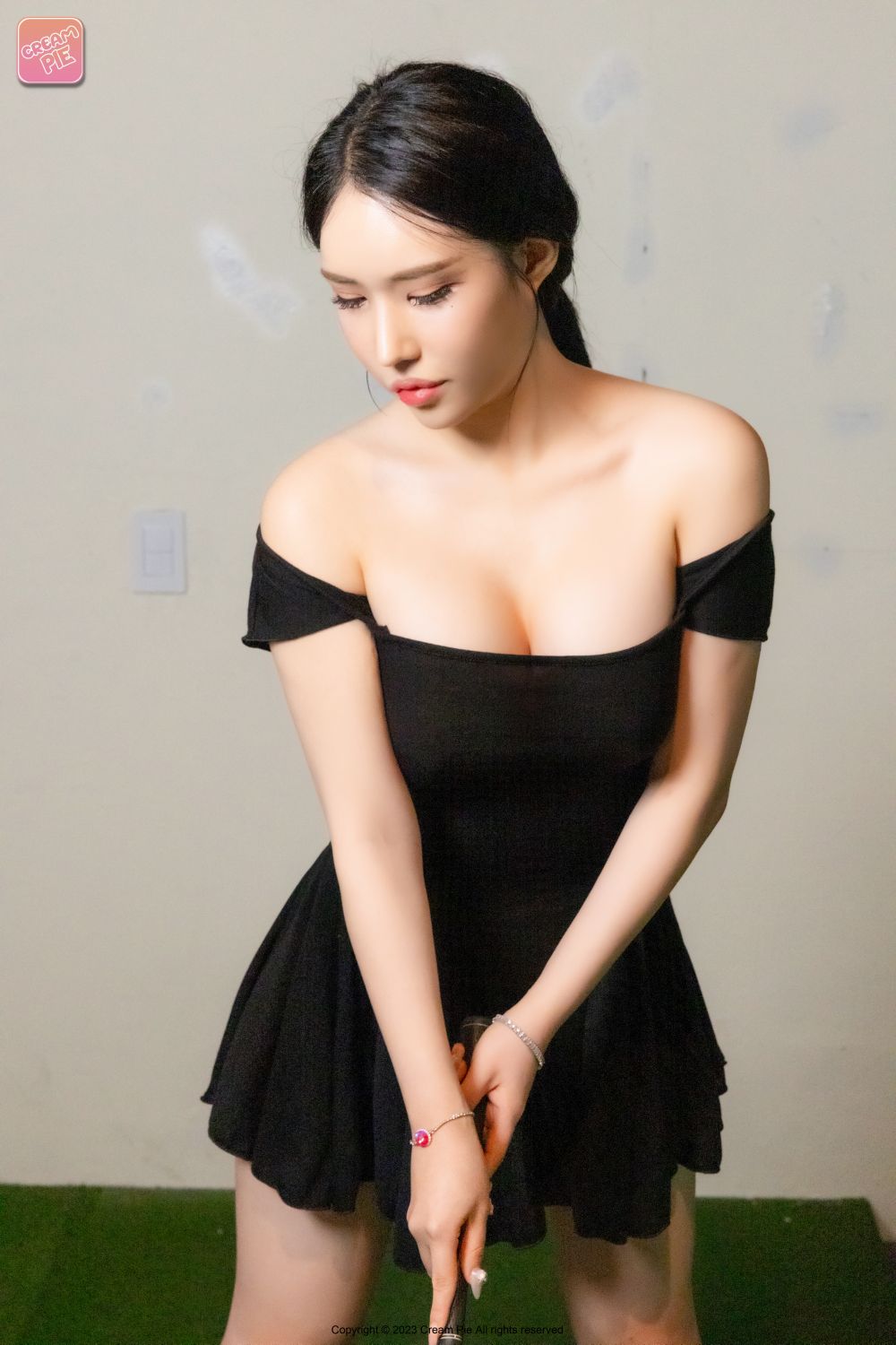 Fantasy-Story-Hani-하니---Screen-Golf-02-23