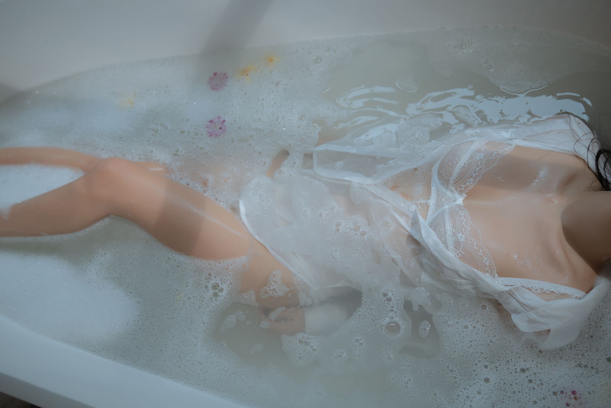 萌芽儿o0-浴缸-72P-1760MB-03-19