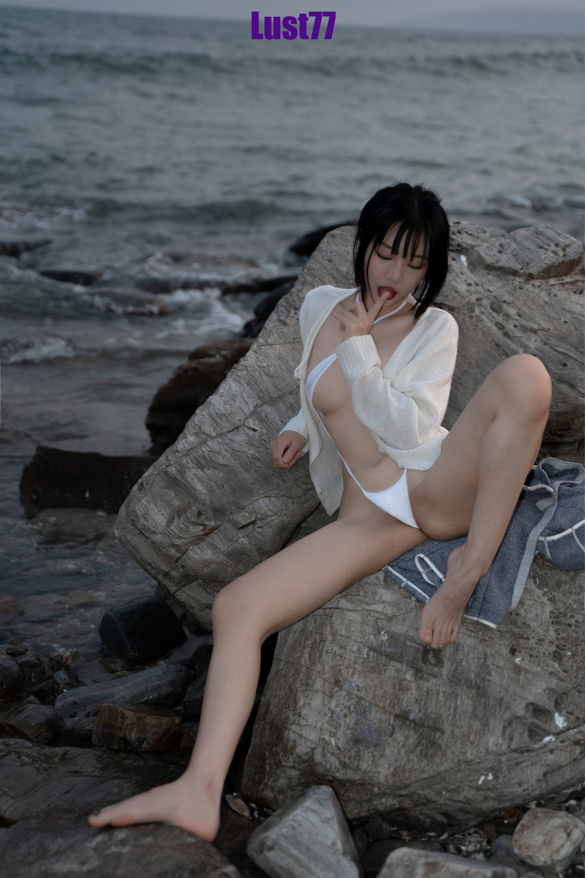 Cosplay-柒柒要乖哦-礁石海岸-Rocky-Coast-08-27