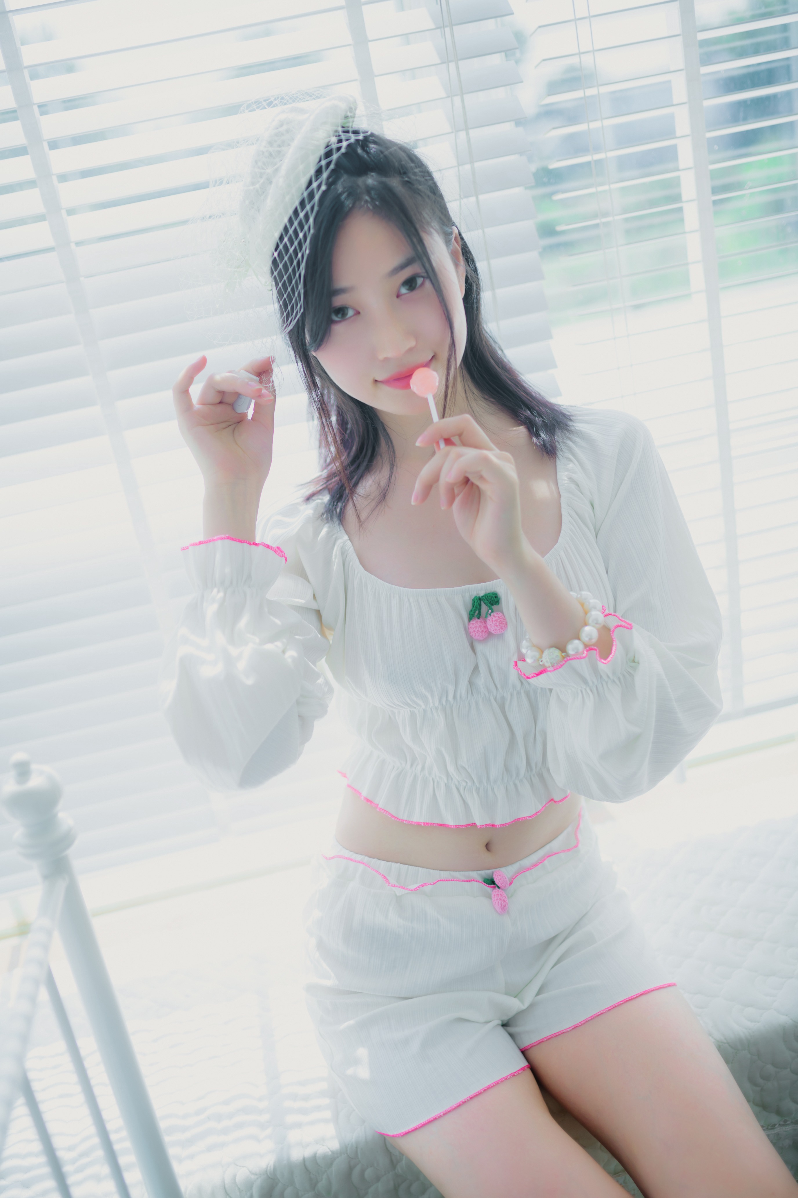 年年-爱吃棒棒糖的少女-11-27