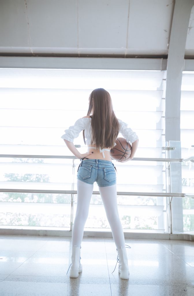 萌芽儿o0-邻家小恶魔-47P1V-426MB-03-18