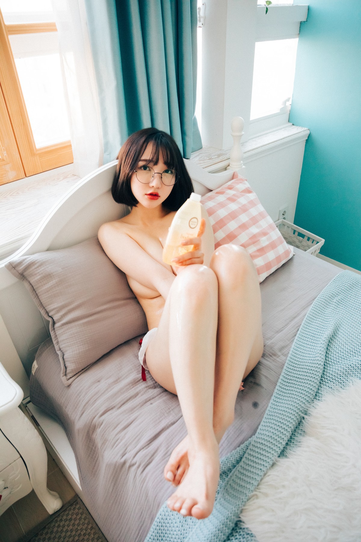 Son-Yeeun-손예은-LOOZY-The-Queen-is-Back-Set02-11-14