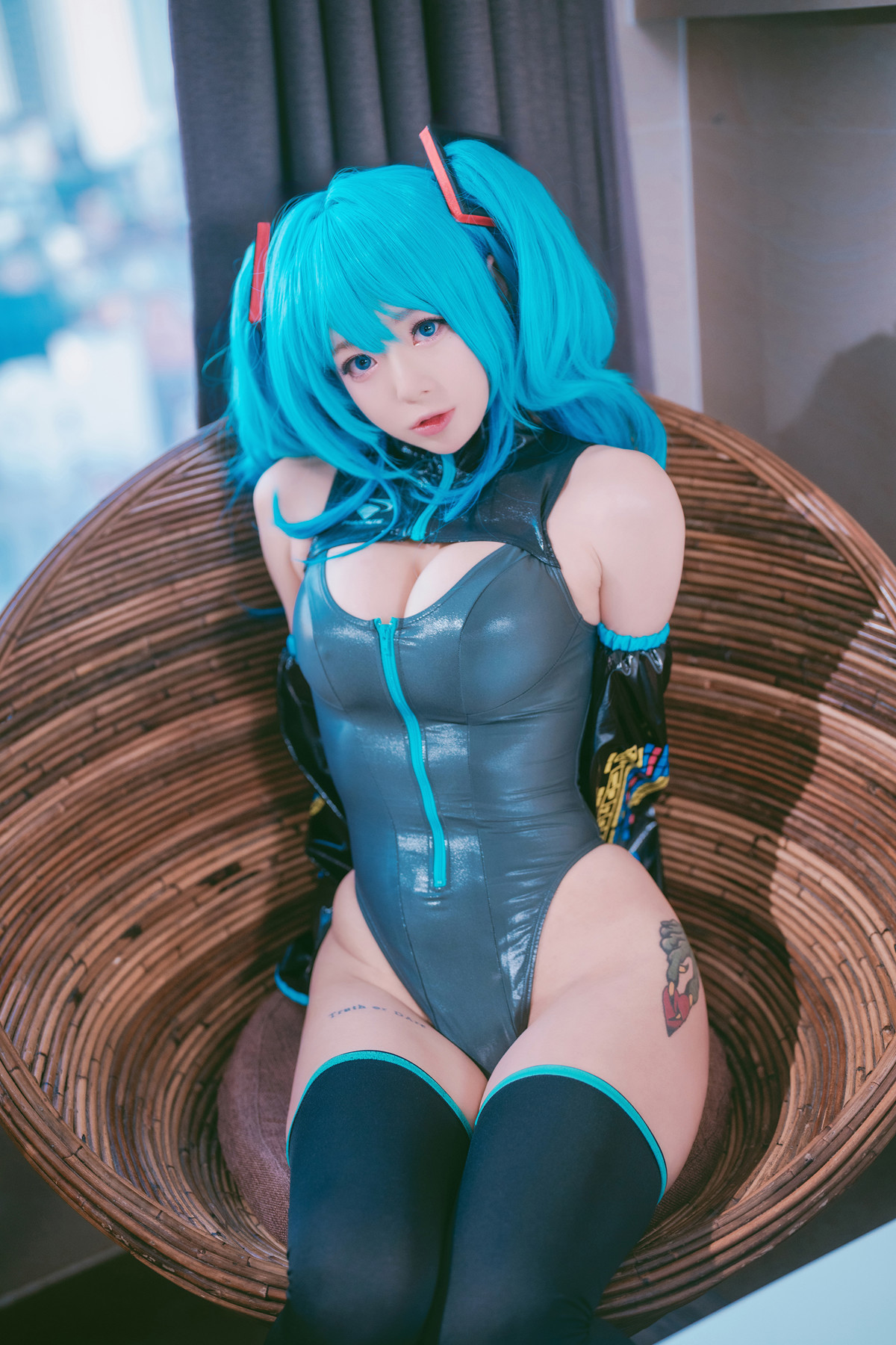 Cosplay-Maruemon-마루에몽-Plug-Me-In-Miku-Set02-12-13