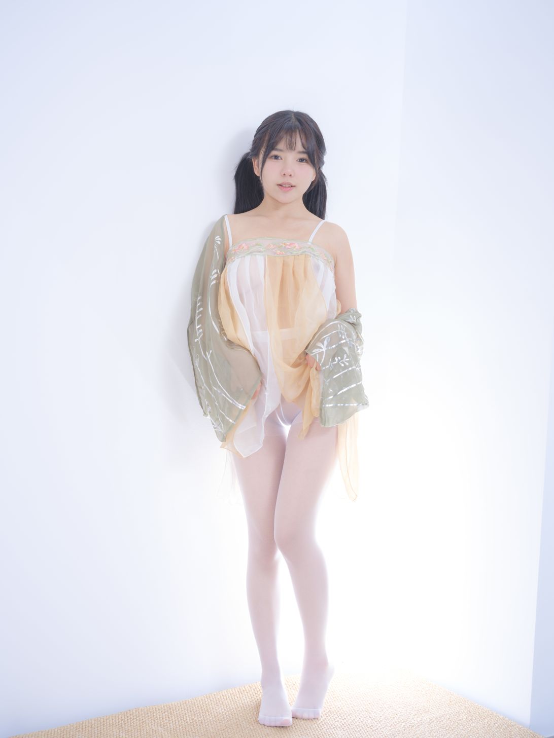 森萝财团-内部-晴涩-13-78P1V-04-25