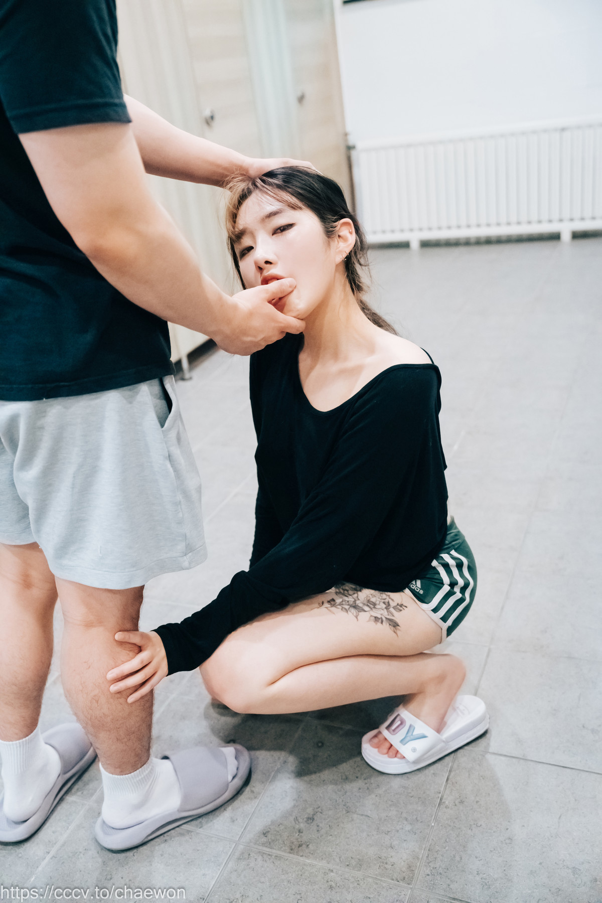 Sonson-손손-Loozy-Public-Toilet-Set02-11-01