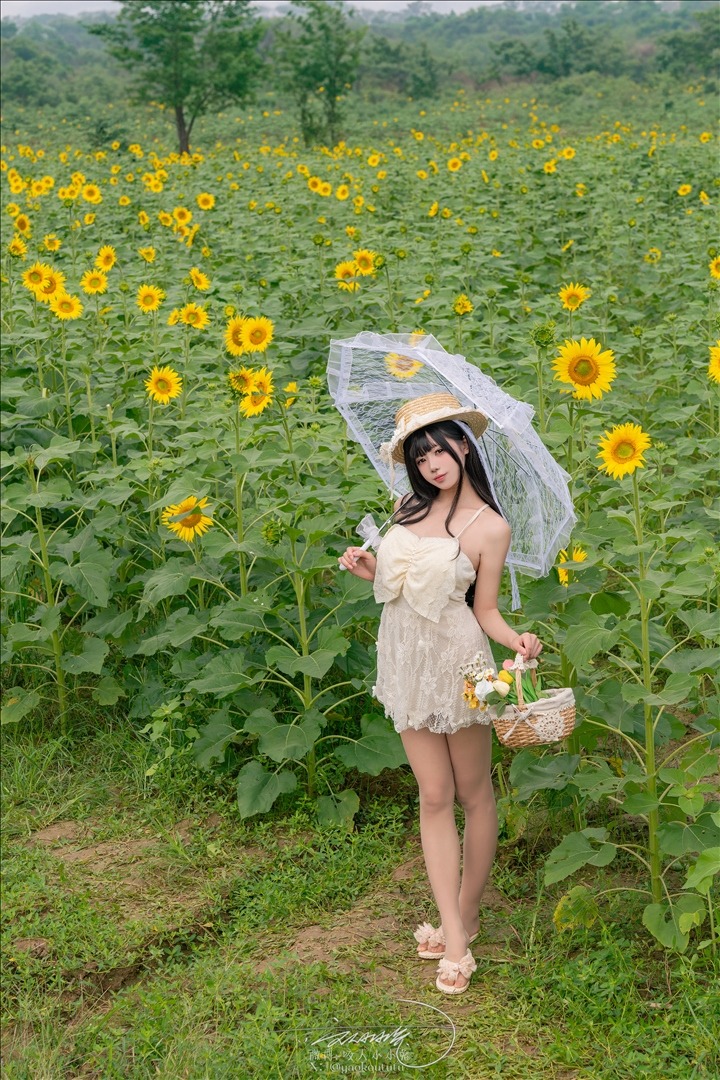 咬一口兔娘-咬人小小兔---七月作品-夏の葵-74P1V-74P-1V-101298-MB-20240828ad-08-30