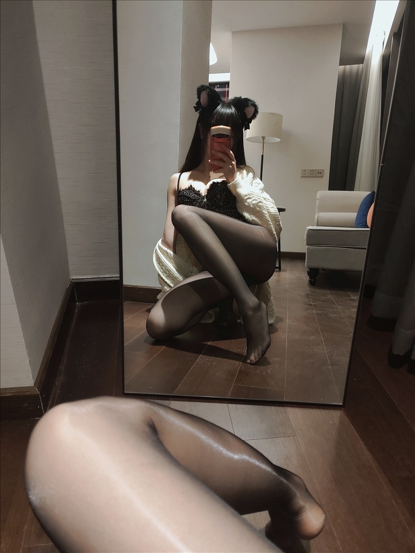 雪琪SAMA---油亮黑丝太太49P1V-20240822z-49P-1V-24335-MB-08-23