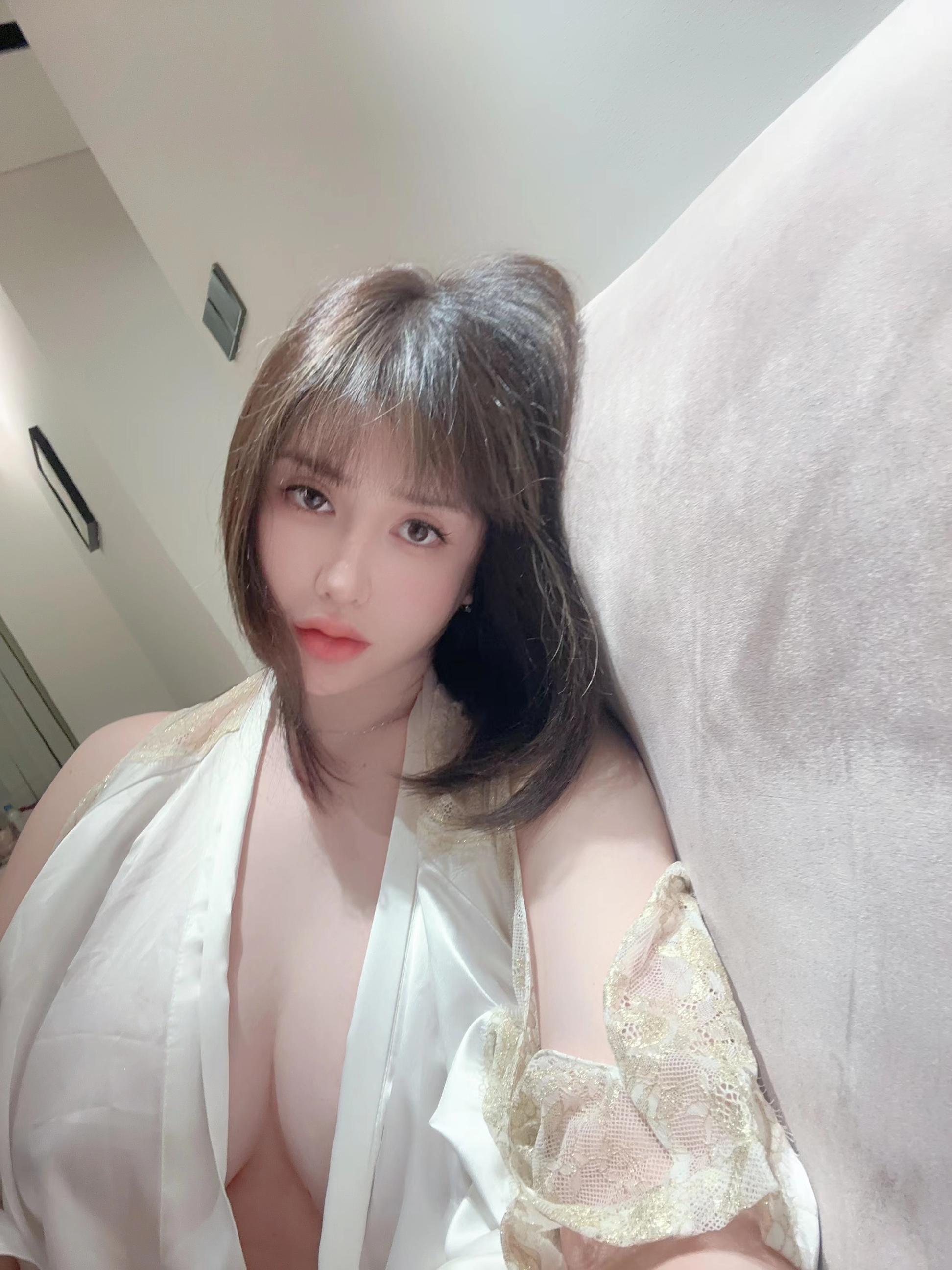 阿色--NO010-性感巨乳-10P27MB-08-16