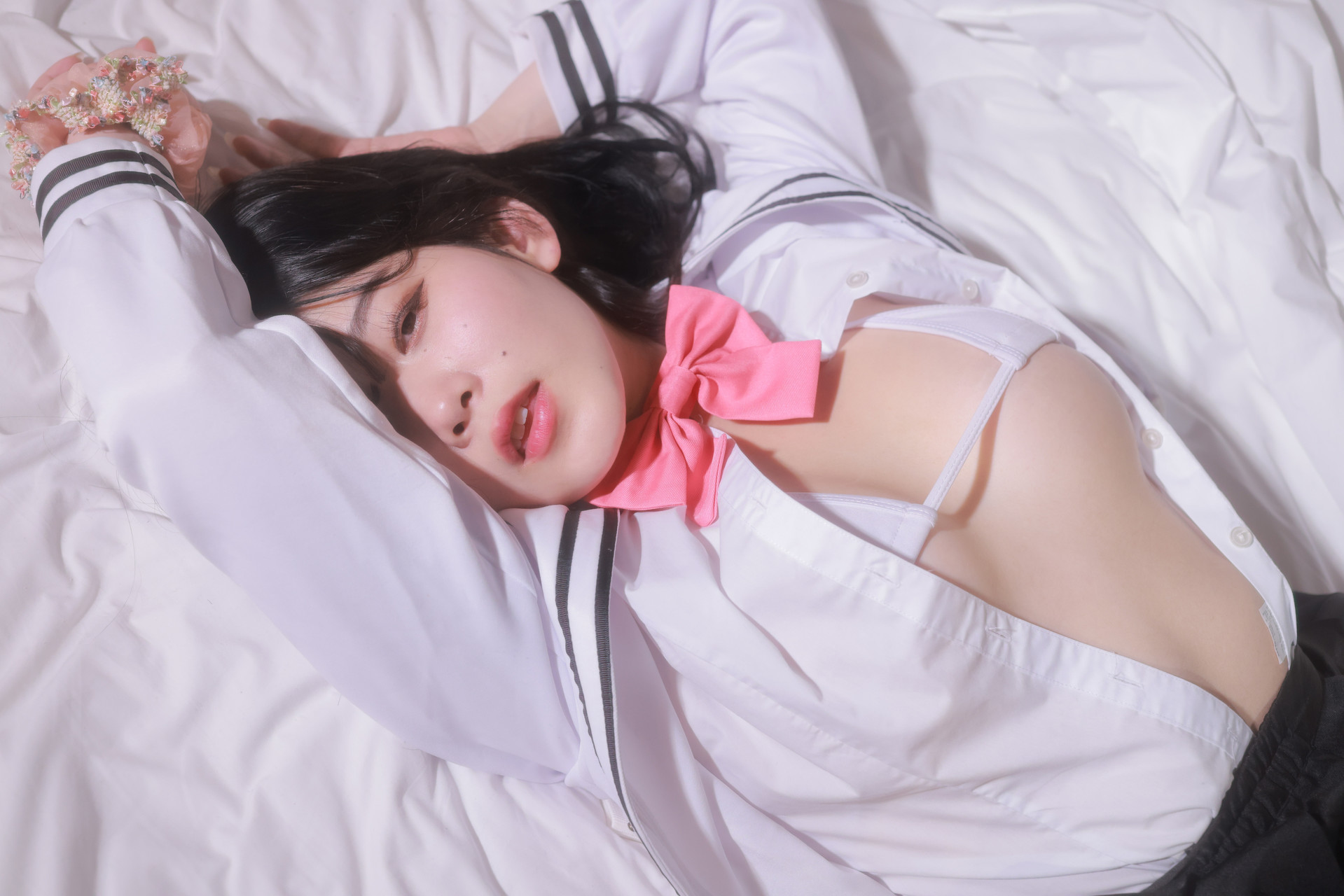 ZIAKwon-권지아-Loozy-Sticky-Set01-12-08