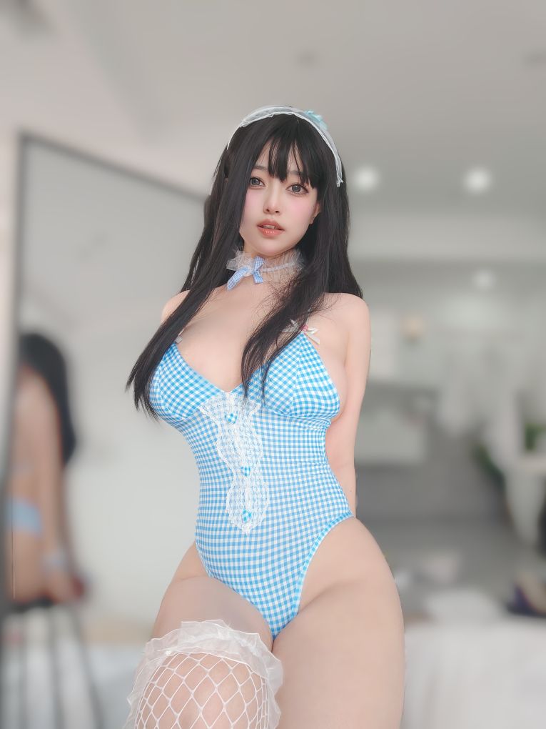 女主K-蓝色泳装女仆-04-18