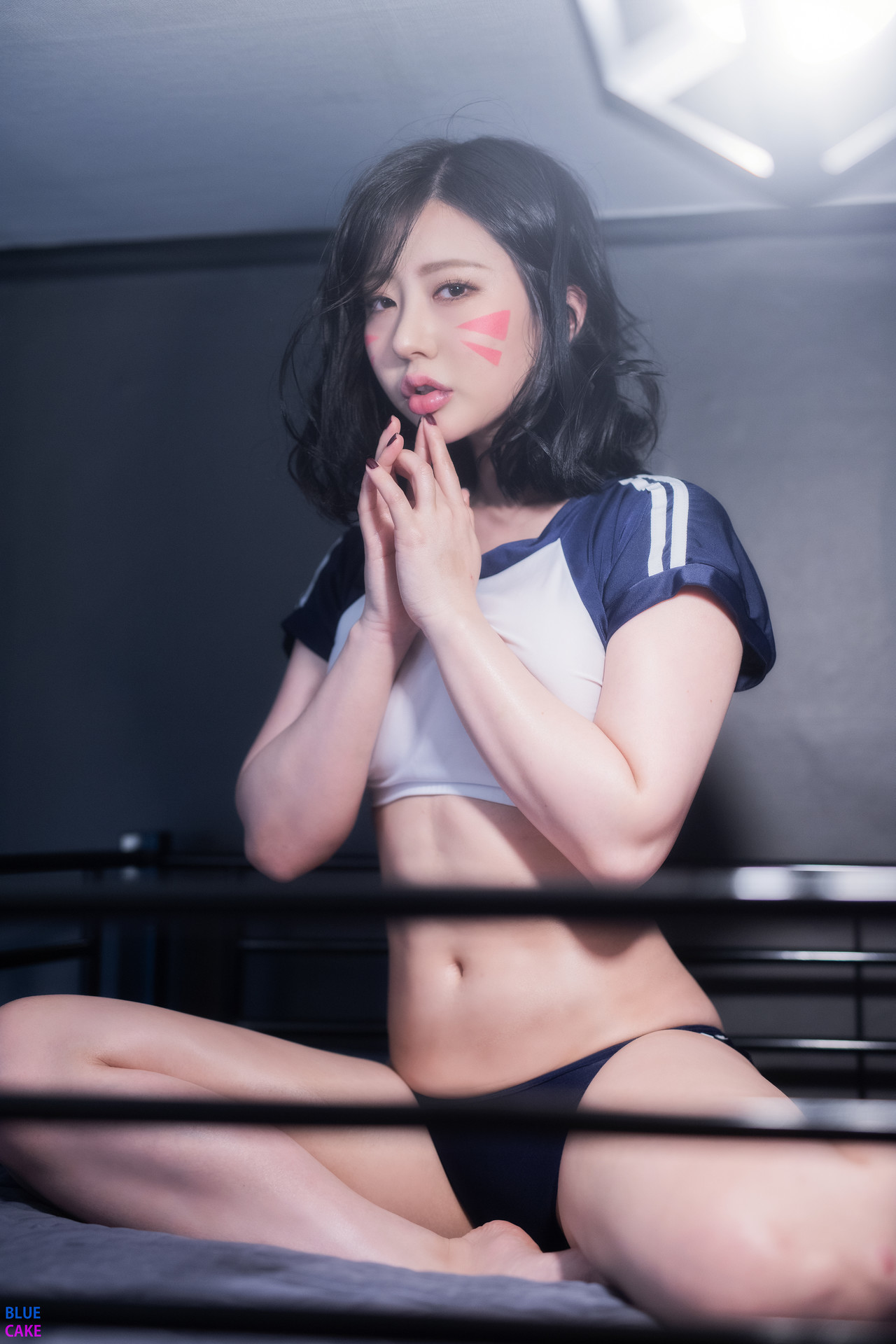 Luci-루시-BLUECAKE-Hello-I-am-DVa-Kim-04-02