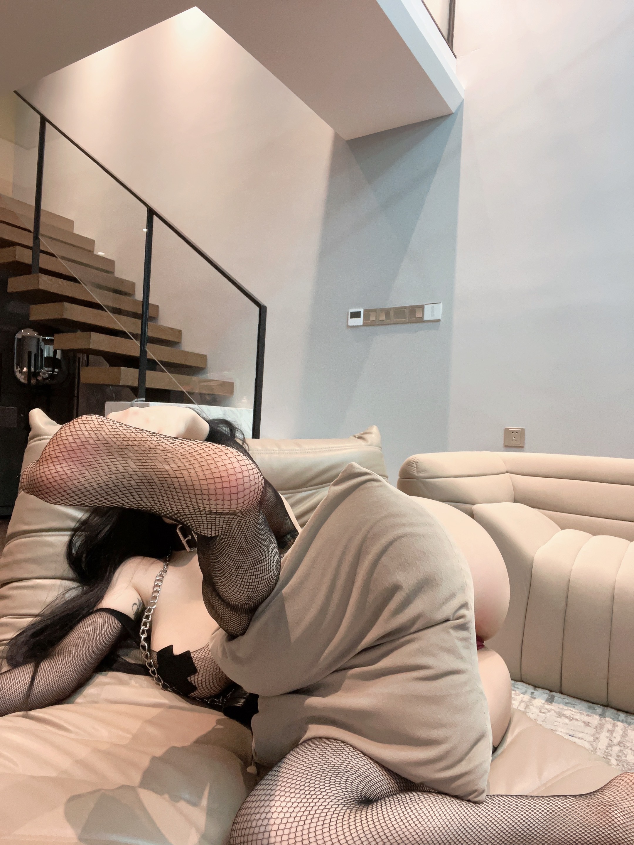 左公子666--网洞连体黑丝大辟谷-02-20