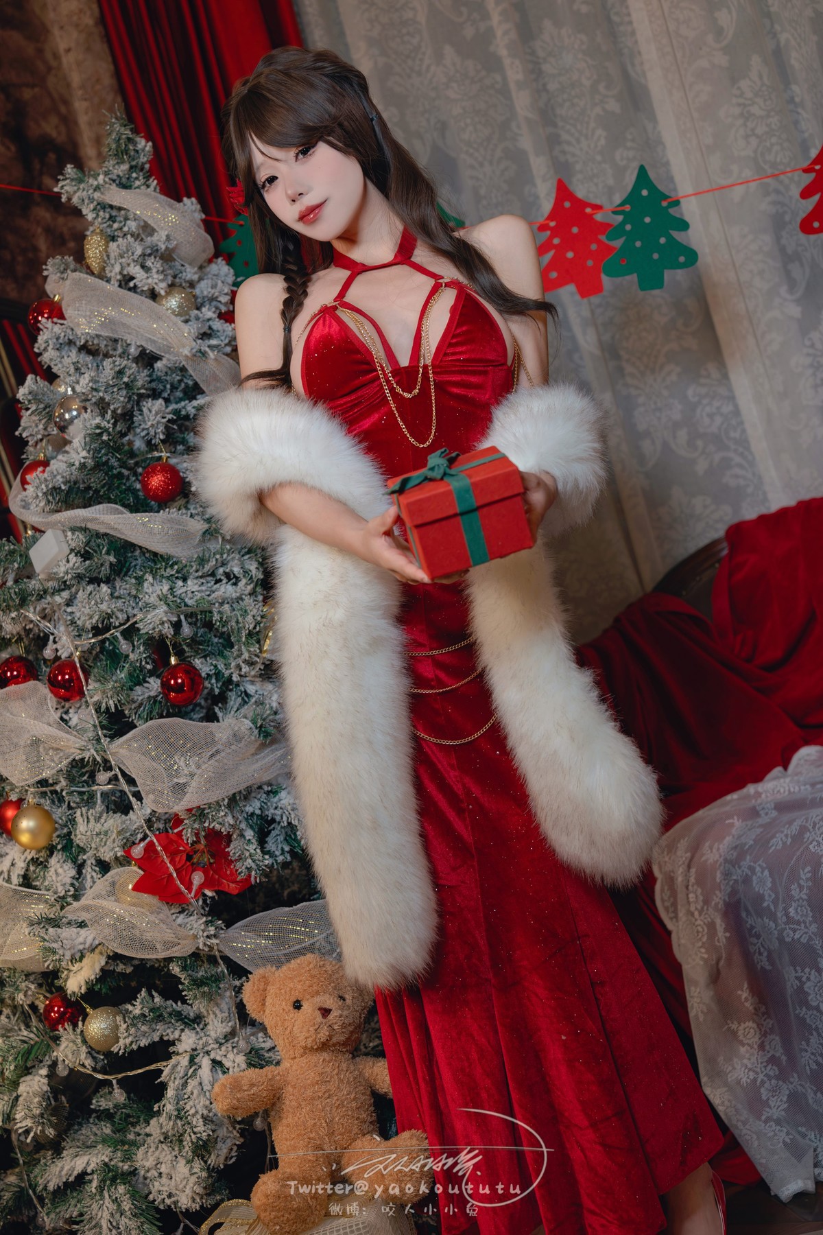 Cosplay-咬一口兔娘-兔兔的生日晚宴-10-24