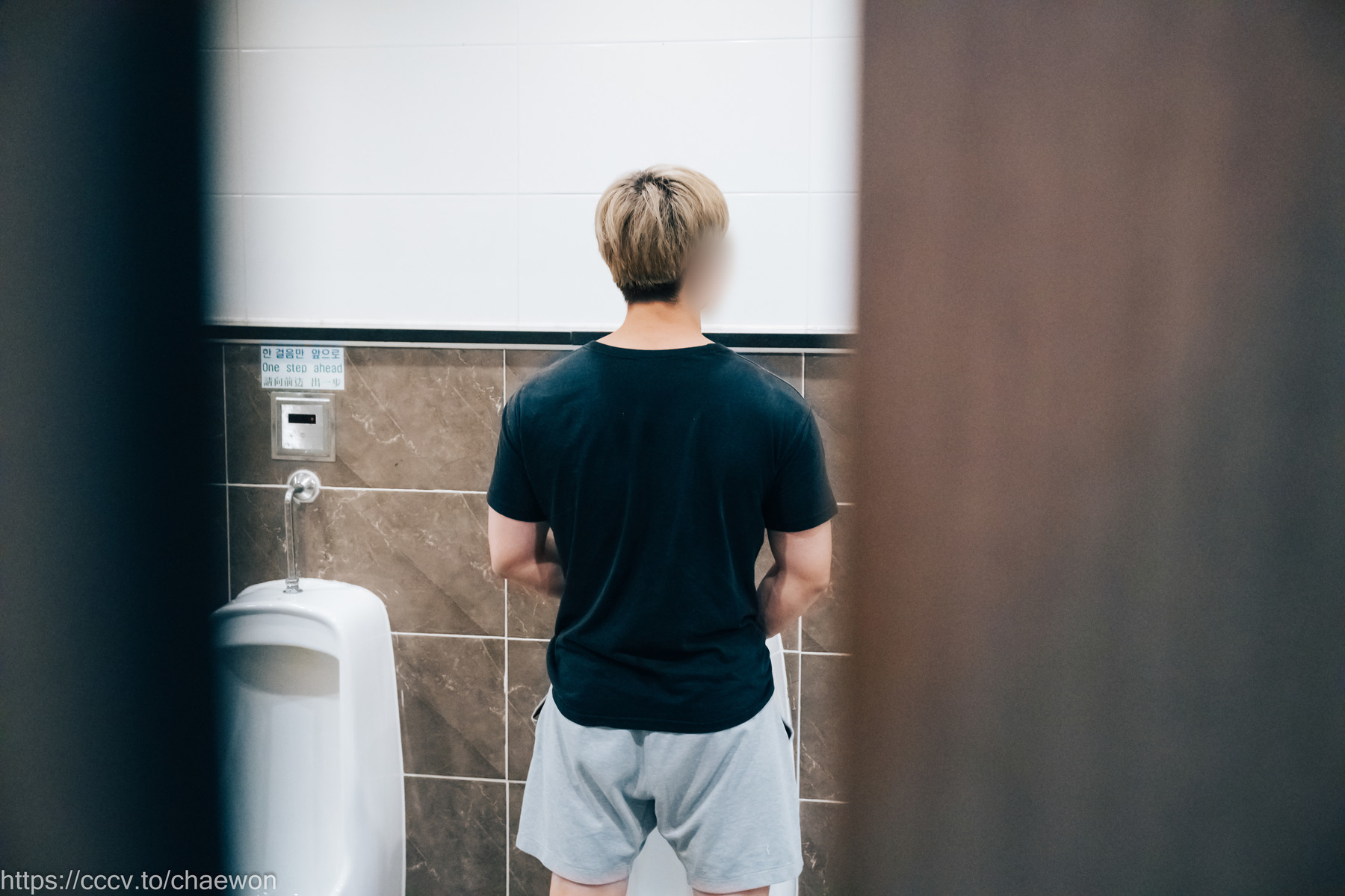 Sonson-손손-Loozy-Public-Toilet-Set02-11-01