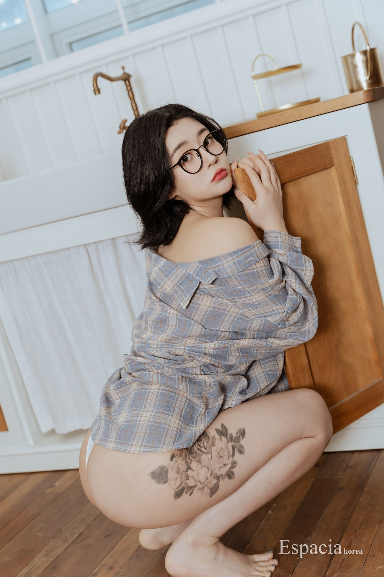 Rahee-Espasia-Korea-EXC122-08-14