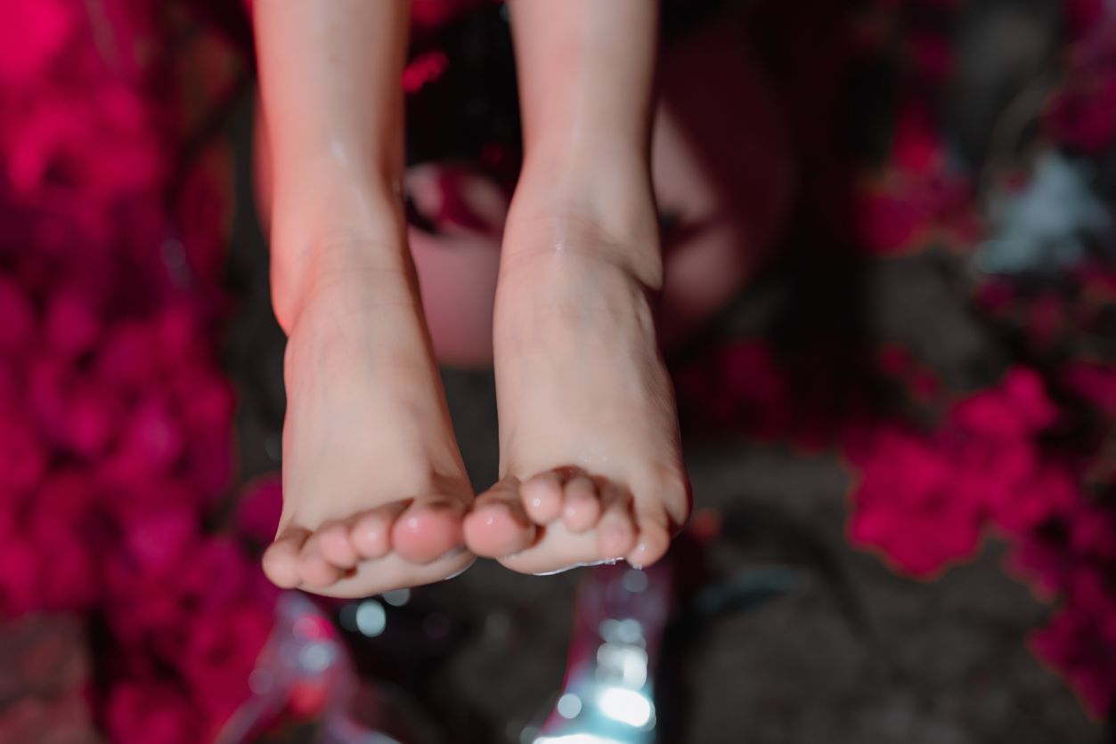 轩萧学姐---万圣节魅魔100p1v-674MB-06-16