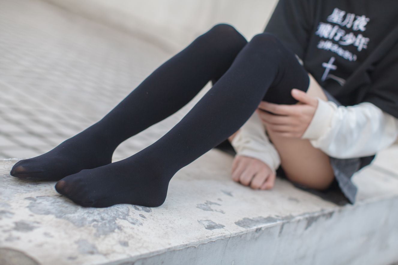 少女秩序写真-EXvol004-天台黑色过膝袜短裙47P-3475M-01-07