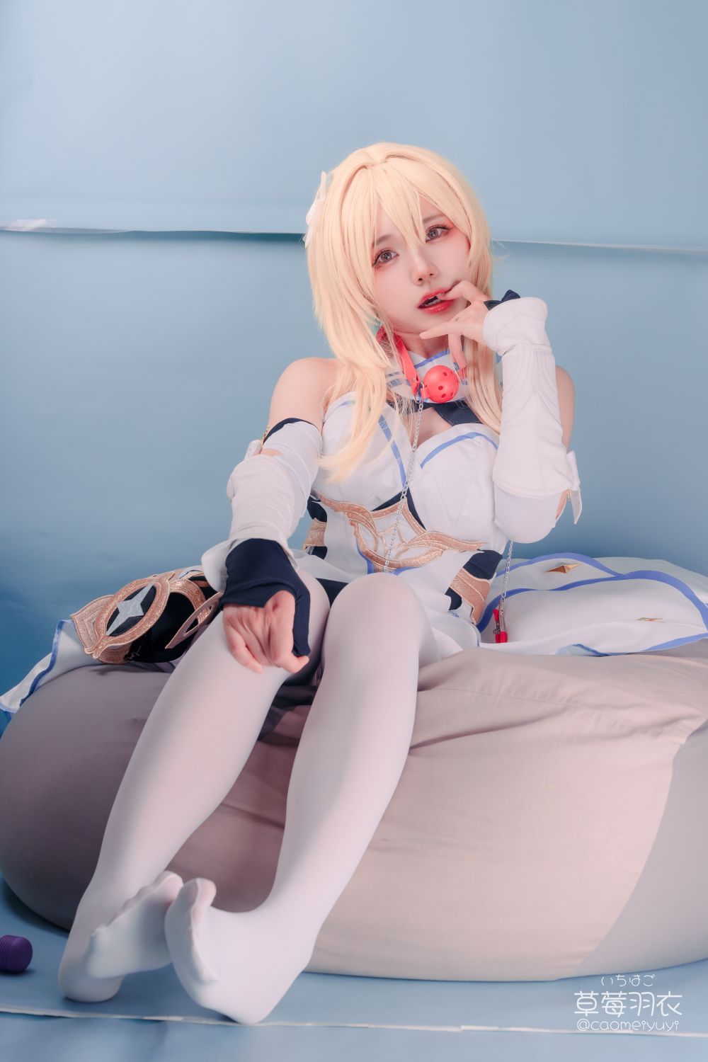 草莓羽衣-caomeiyuyi-cosplay-Lumine---Genshin-Impact-03-15