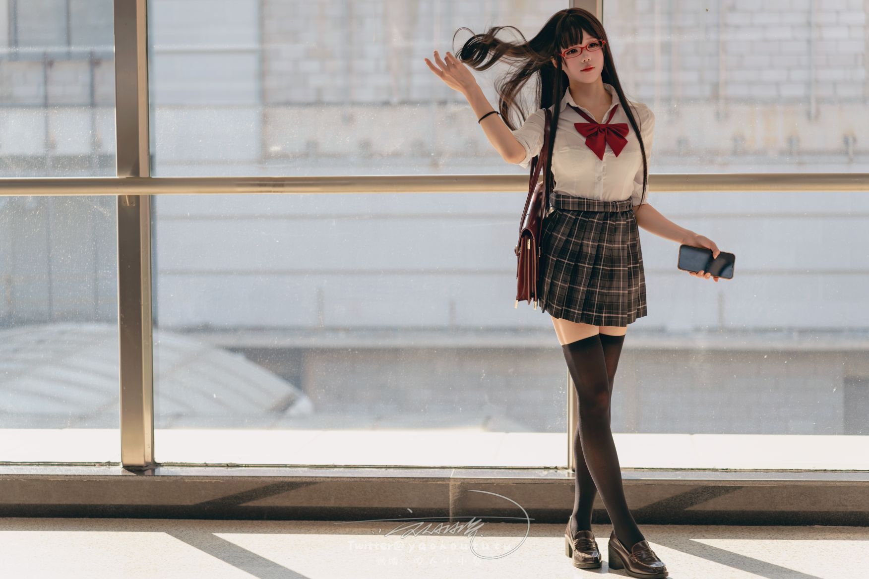 咬一口兔娘-十二月作品电车惊魂71P1V-期待-02-02