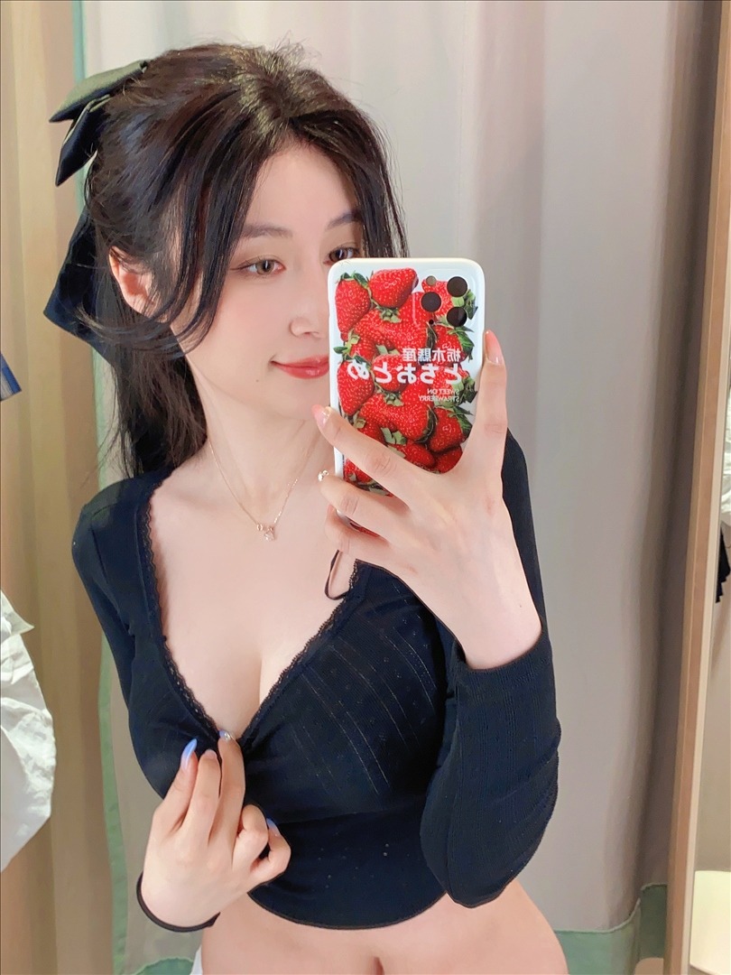 白银81---23年09月Fantia订阅-24套-214P12V-61203-MB-20240901m-09-02