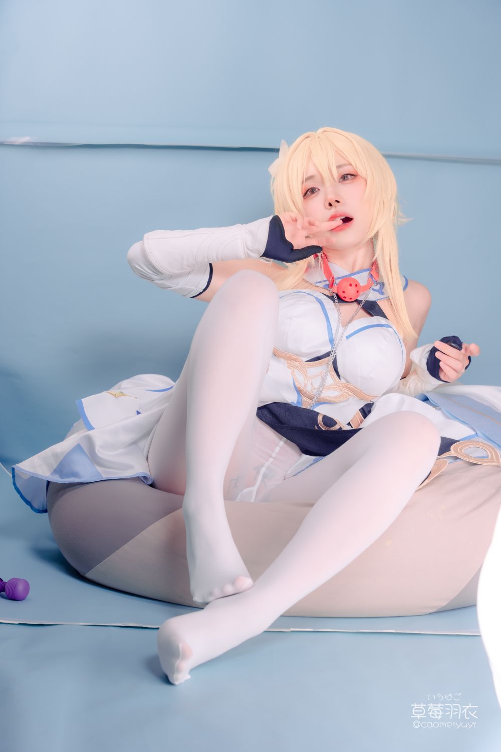 草莓羽衣-caomeiyuyi-cosplay-Lumine---Genshin-Impact-03-15