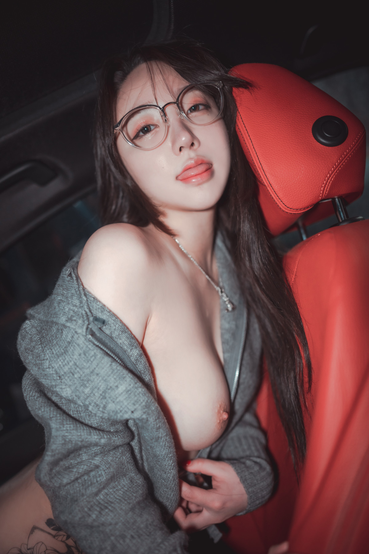 Son-Yeeun-손예은-DJAWA-Drive-My-Car-10-15