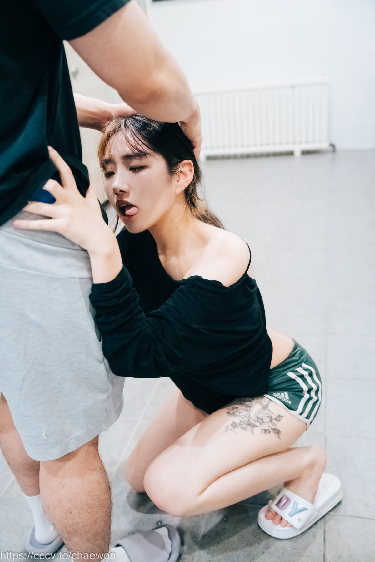 Sonson-손손-Loozy-Public-Toilet-Set02-11-01