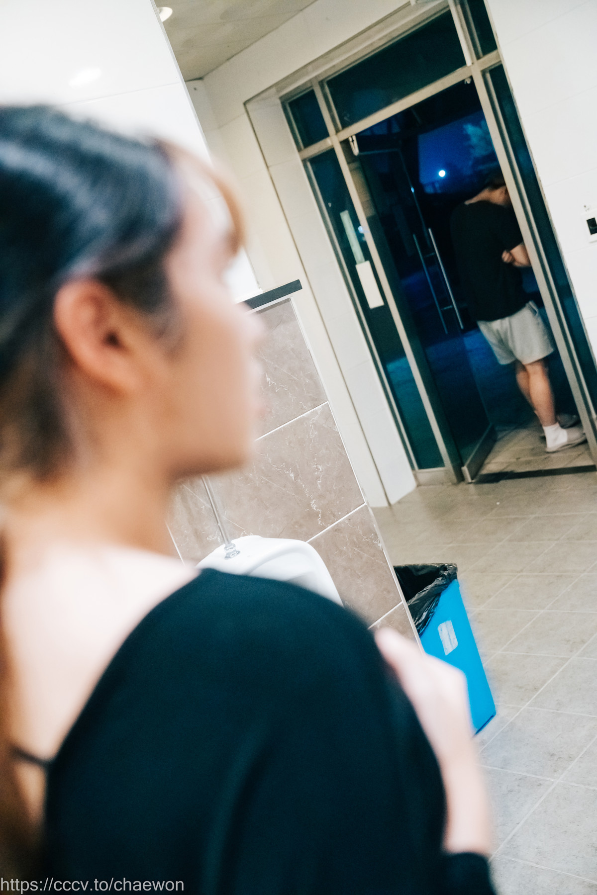 Sonson-손손-Loozy-Public-Toilet-Set02-11-01