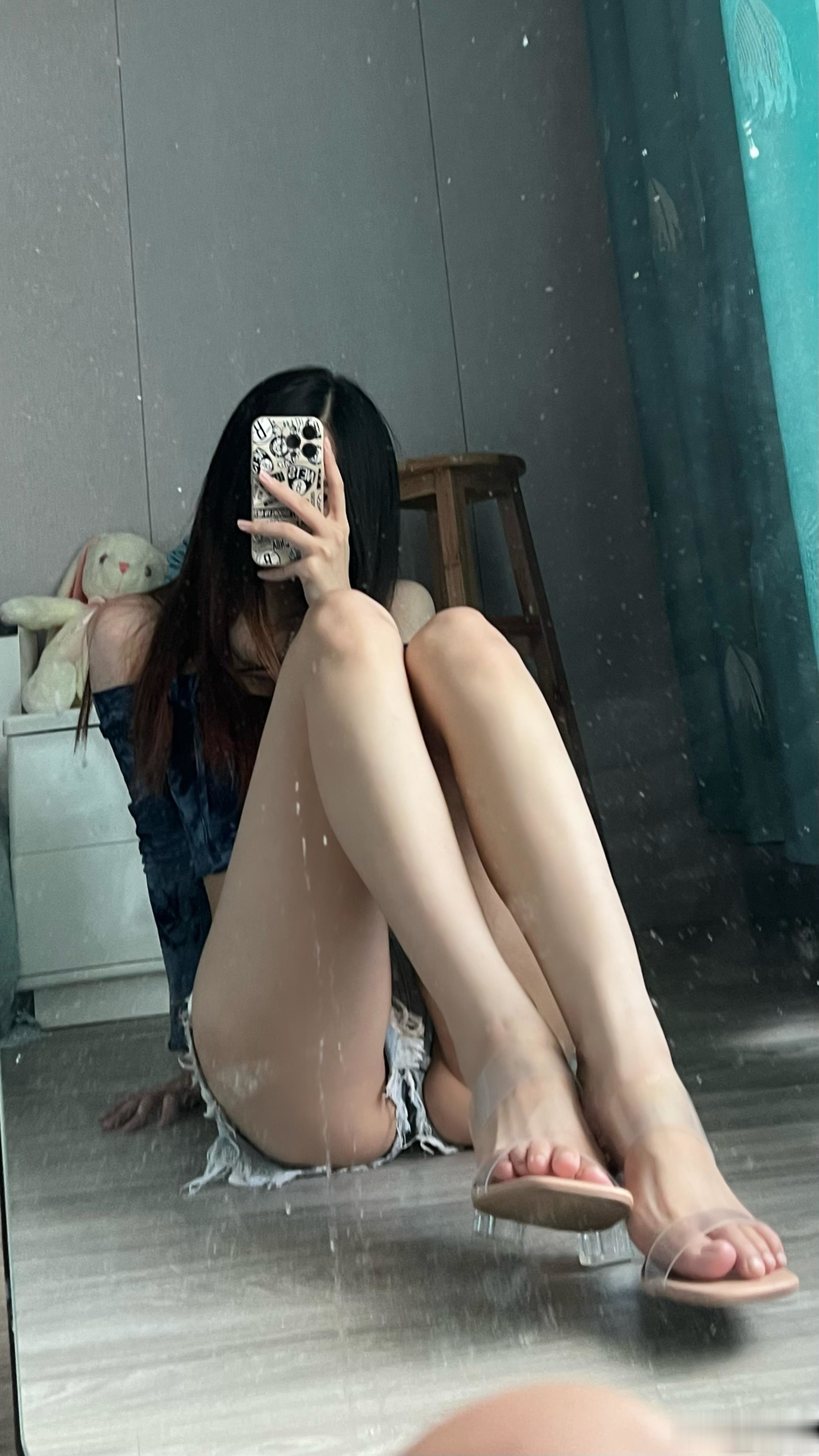 刘雅萌-牛仔短裤辣妹-04-12