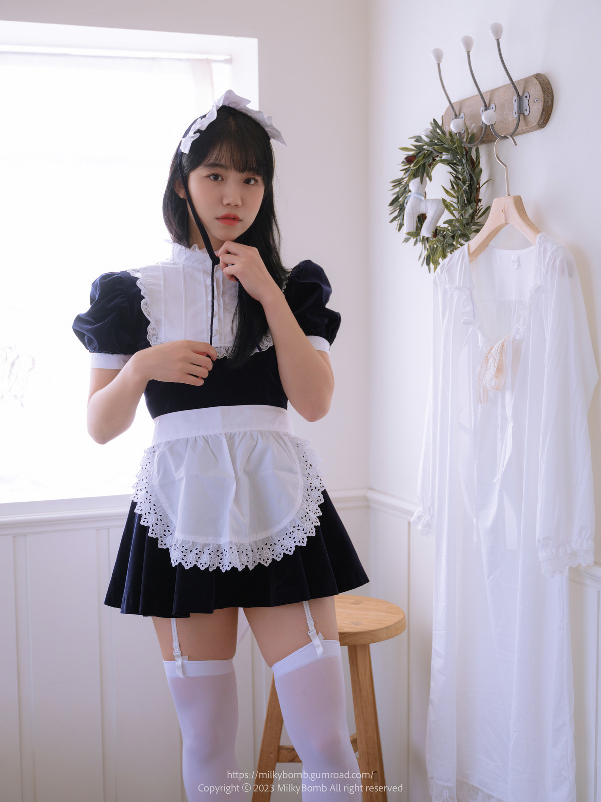 Yui-유이-MilkyBomb-Maid-Set01-10-02