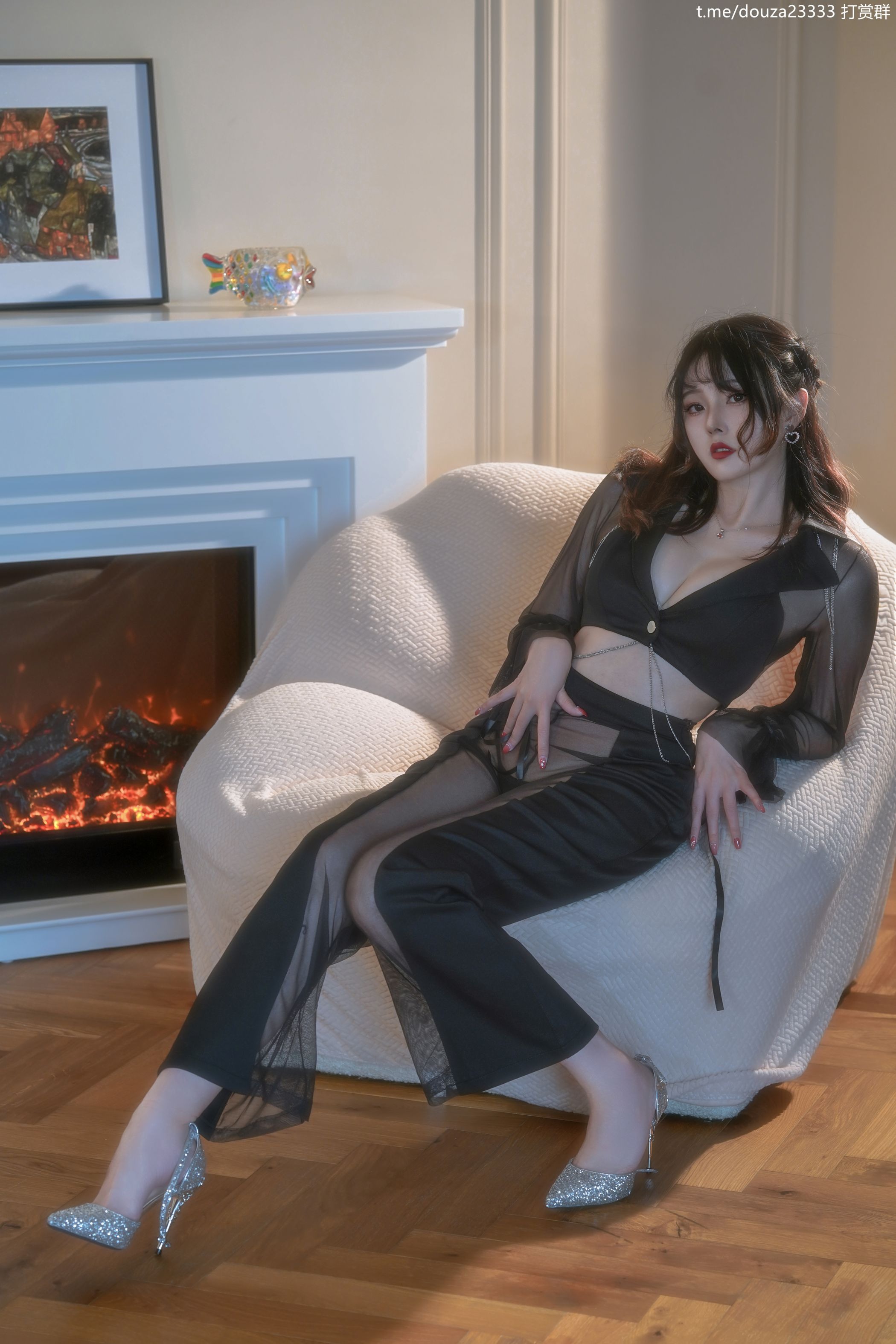 夏夏子-私房36Natsuko朦胧OL5月1打赏群资源-05-01