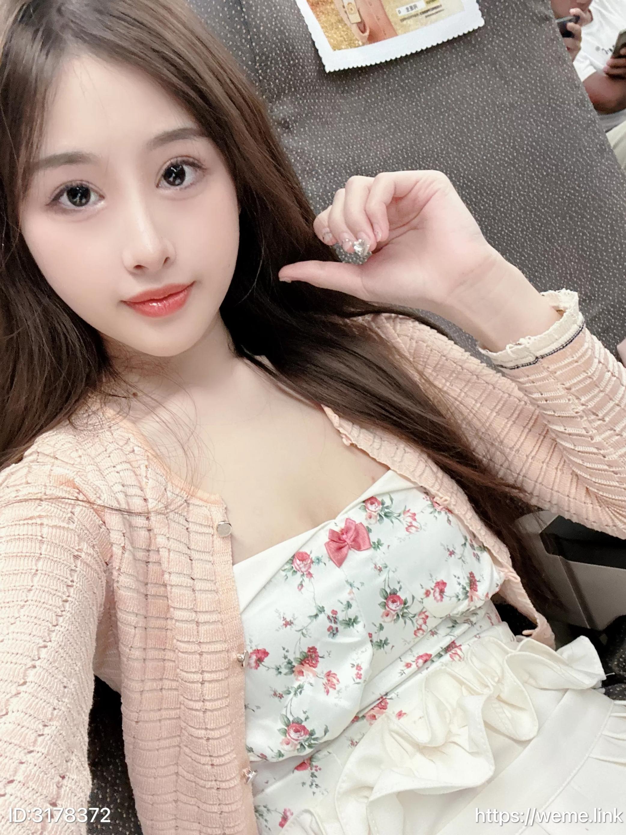 小萌子---NO001-高铁上-28P90MB-08-17