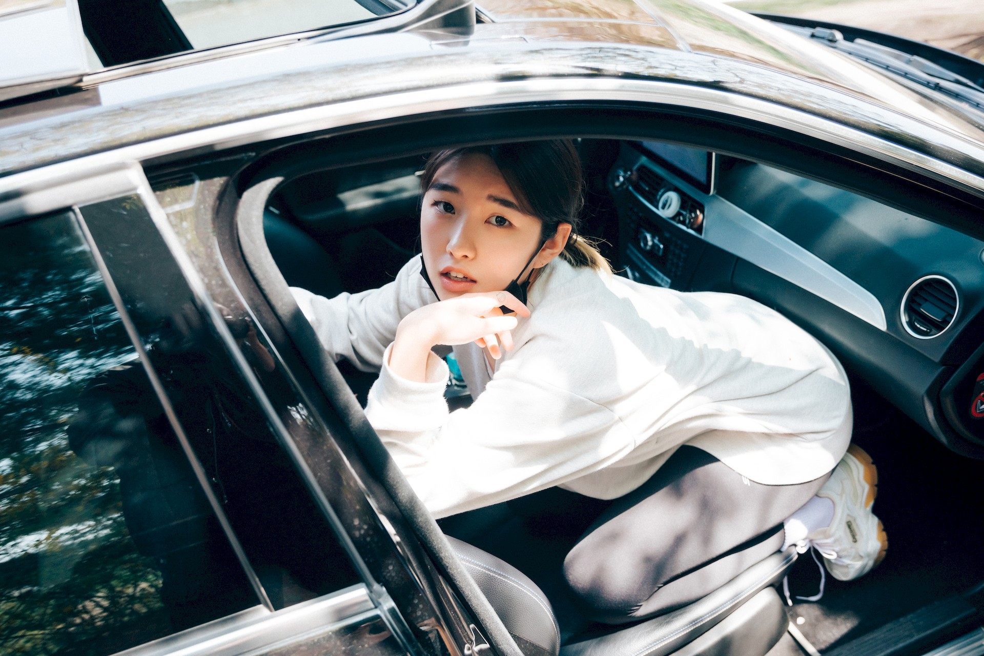 Sonson-손손-Loozy-Yano-Date-Set02-02-23