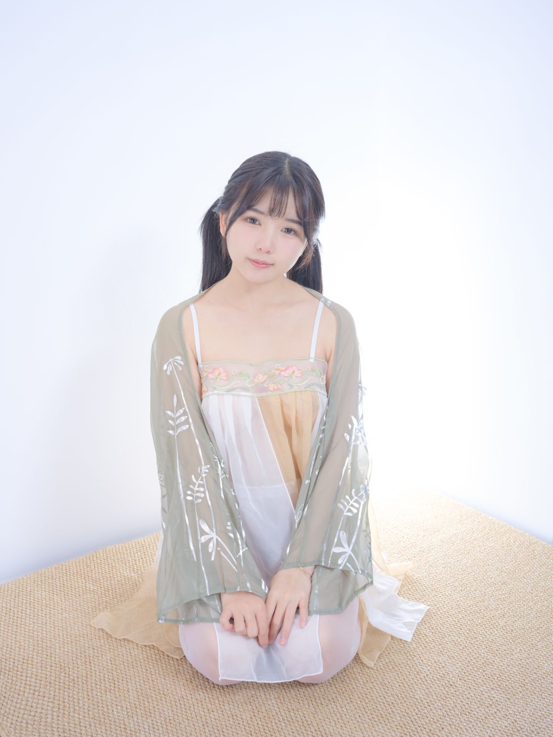 森萝财团-内部-晴涩-13-78P1V-04-25