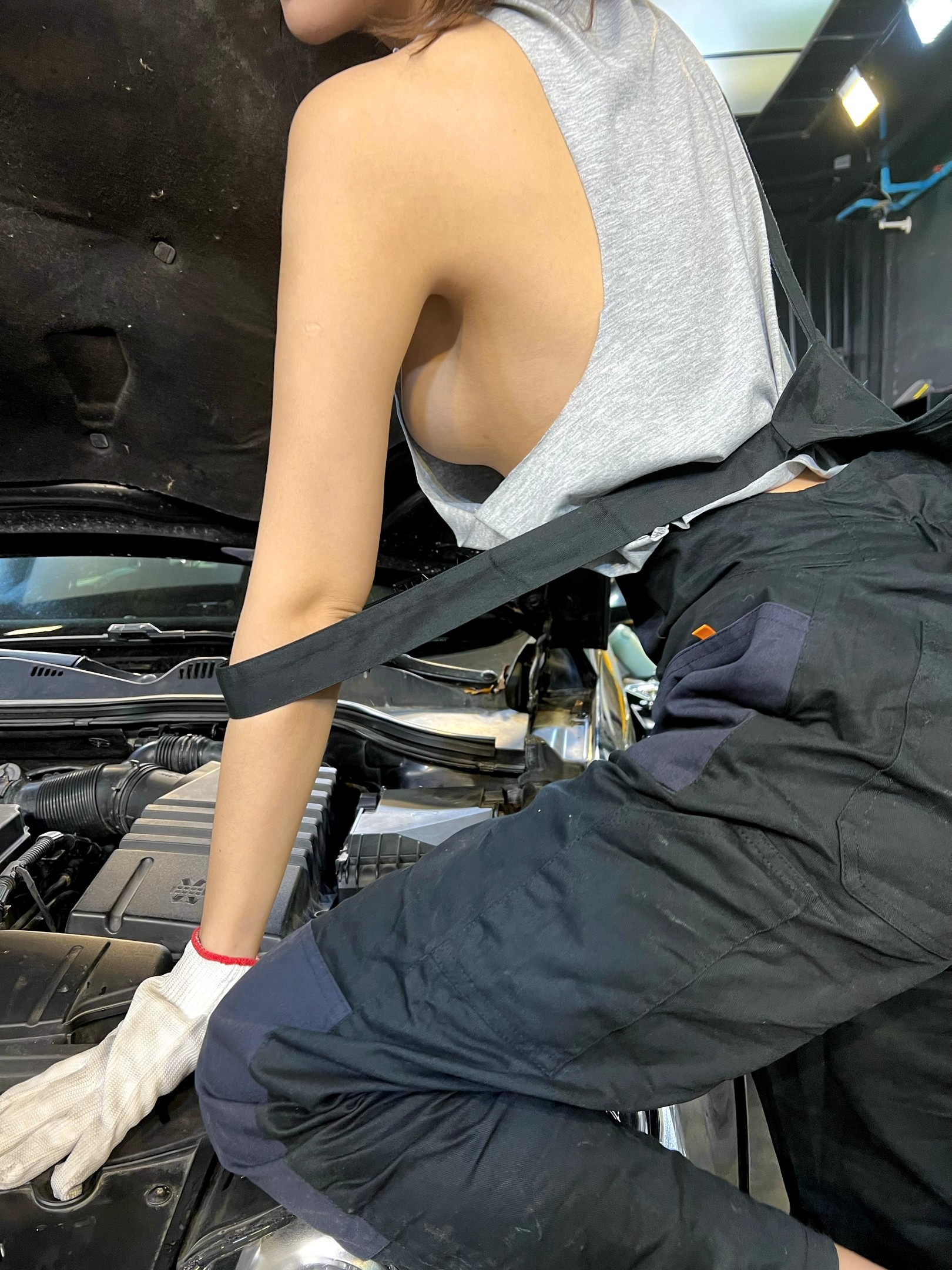 网红女神嫩模-阿朱-品-性感汽修工-08-26