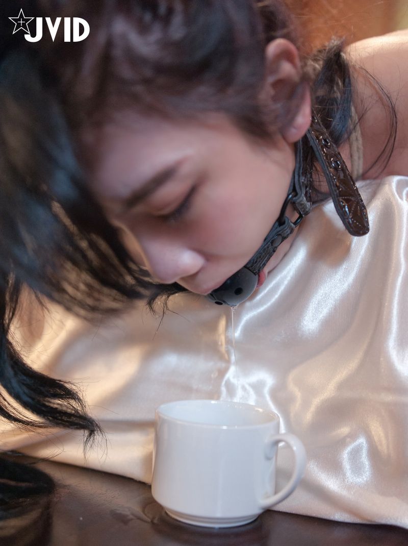 JVID-伊芙蝶---金属手铐の逃脱失败-83P1V-184G-05-07