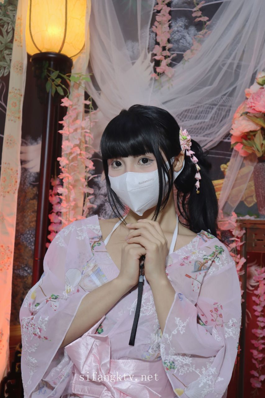 推特福利姬-Miao喵酱-裸舞炮击喷水高潮-02-20