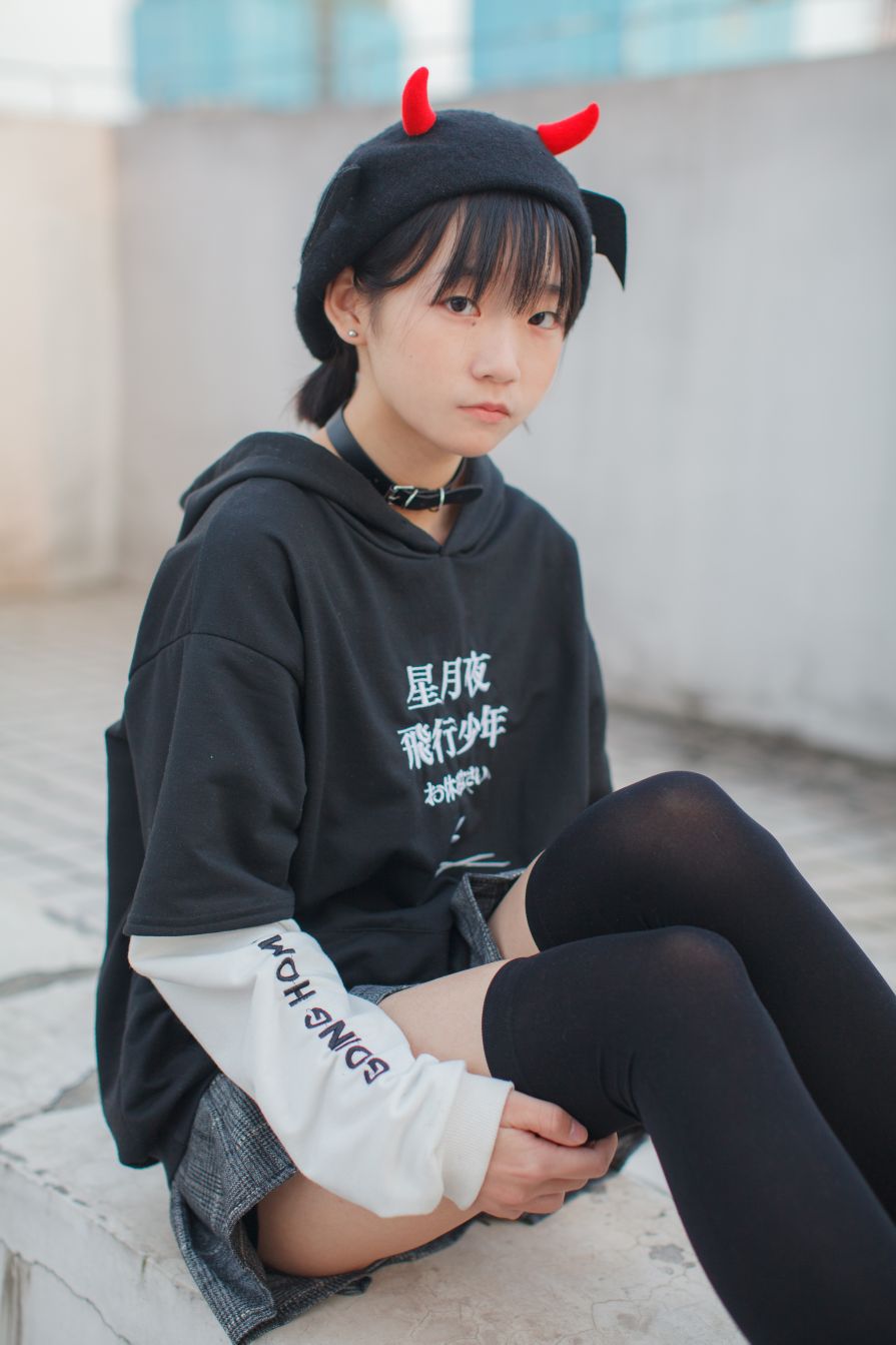 少女秩序写真-EXvol004-天台黑色过膝袜短裙47P-3475M-01-07