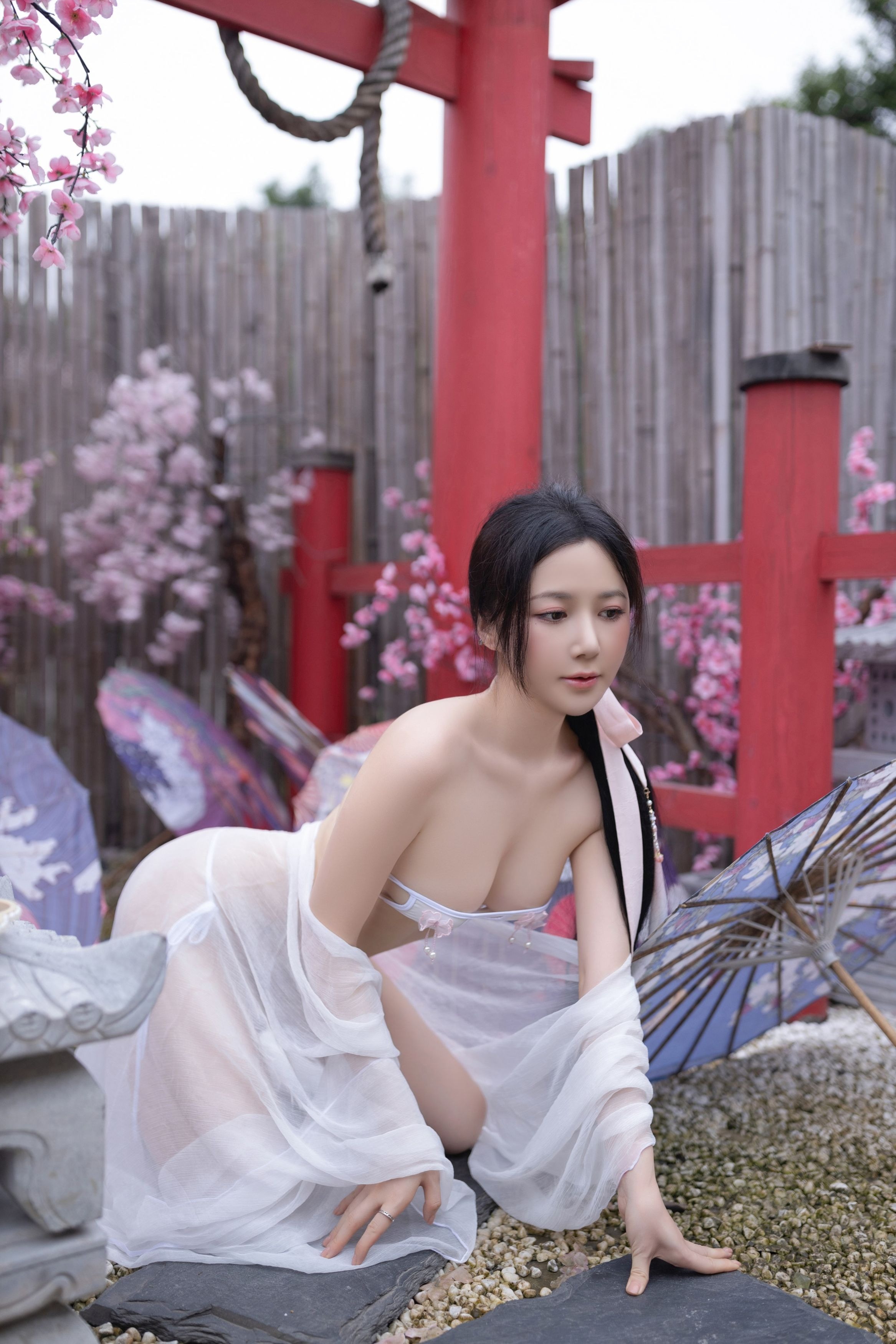 鱼子酱Fish---花想容-120P-08-18