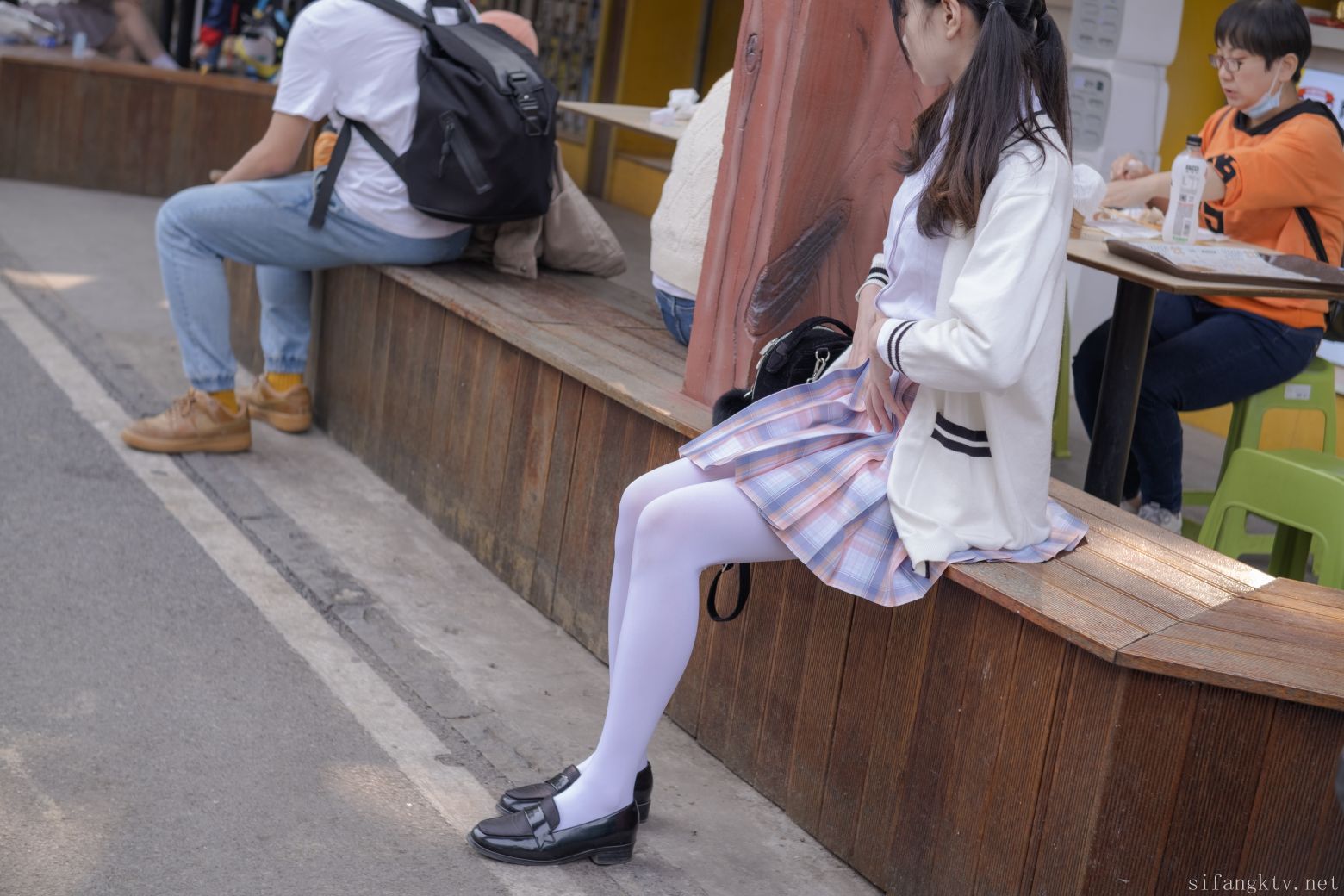 VIP小七-JK-R18-230P1V-372G-01-14