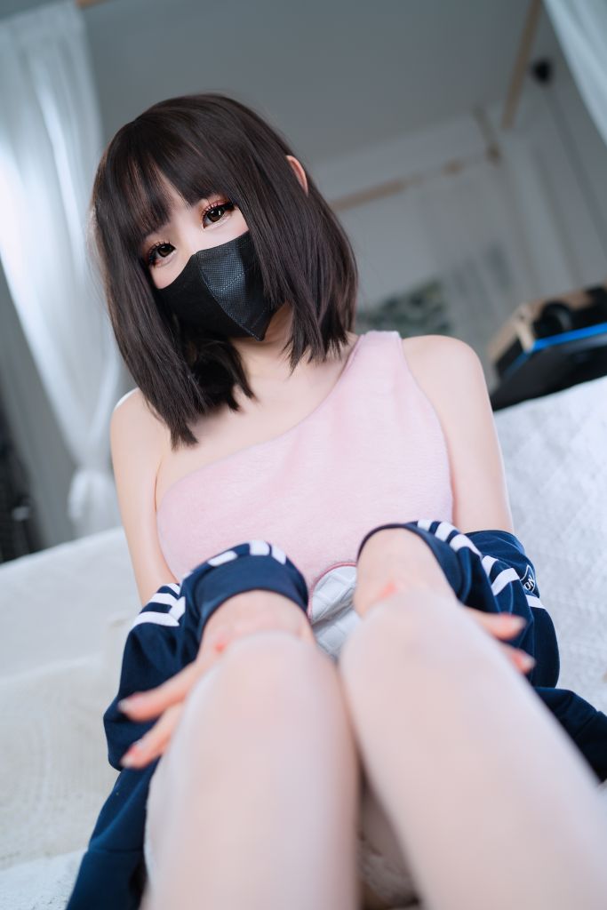 miko酱ww---草莓圣代-02-17