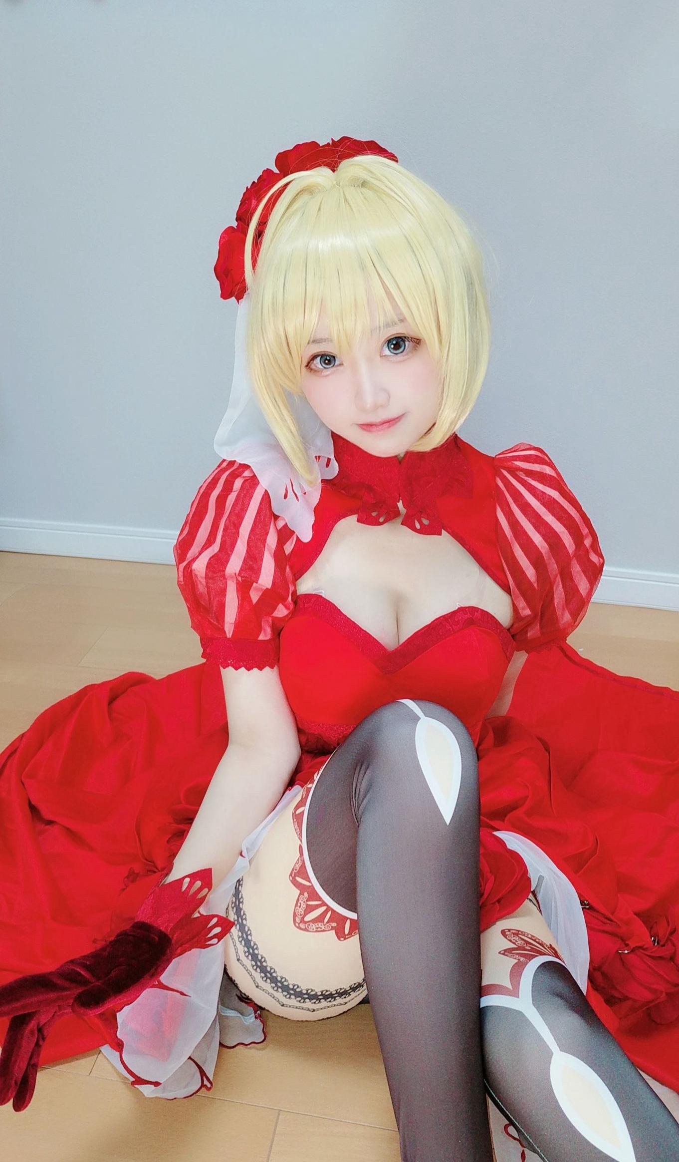 038-千阳快起床---尼禄红礼服-11P-2383-MB-08-27