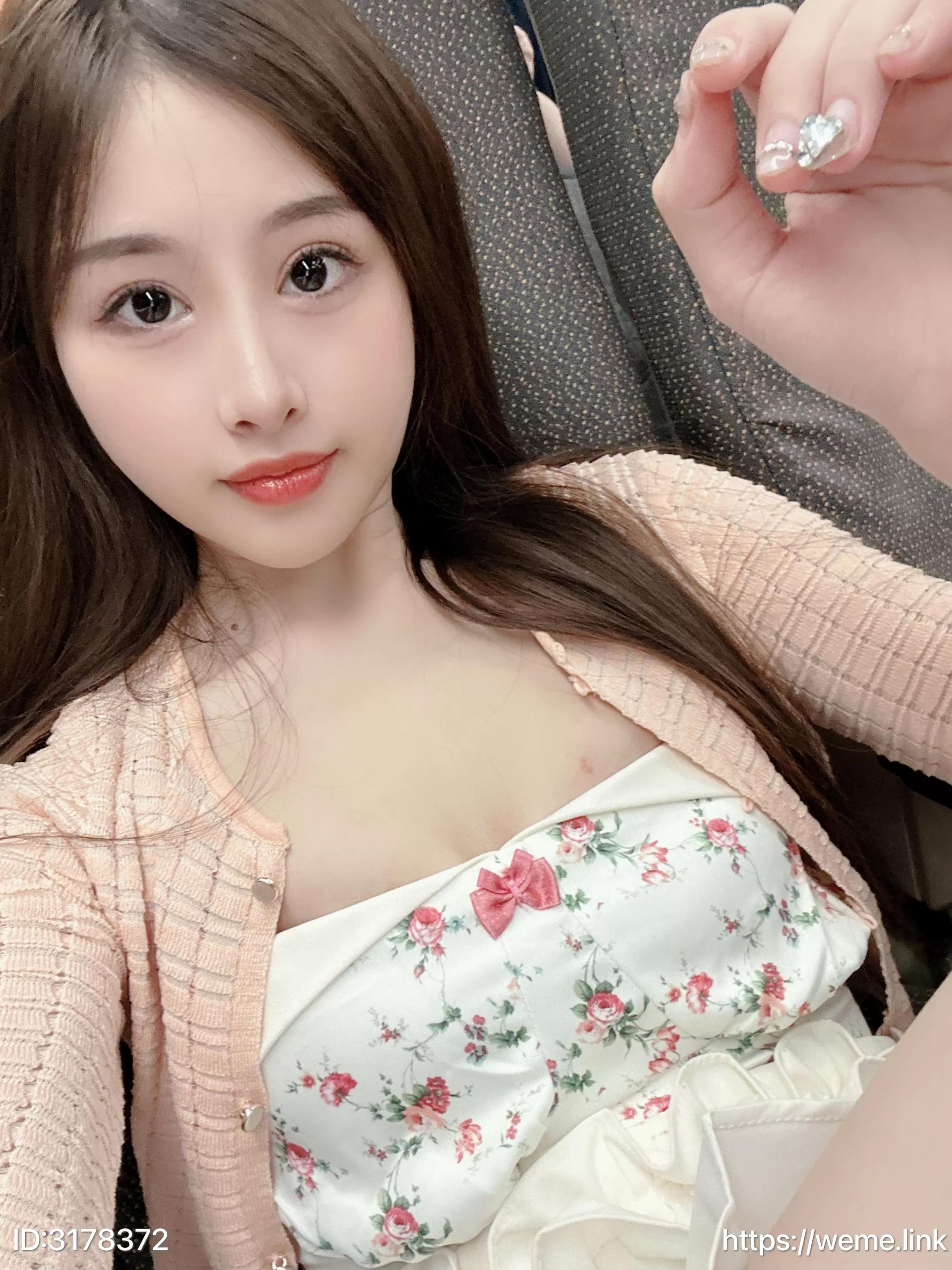 小萌子---NO001-高铁上-28P90MB-08-17