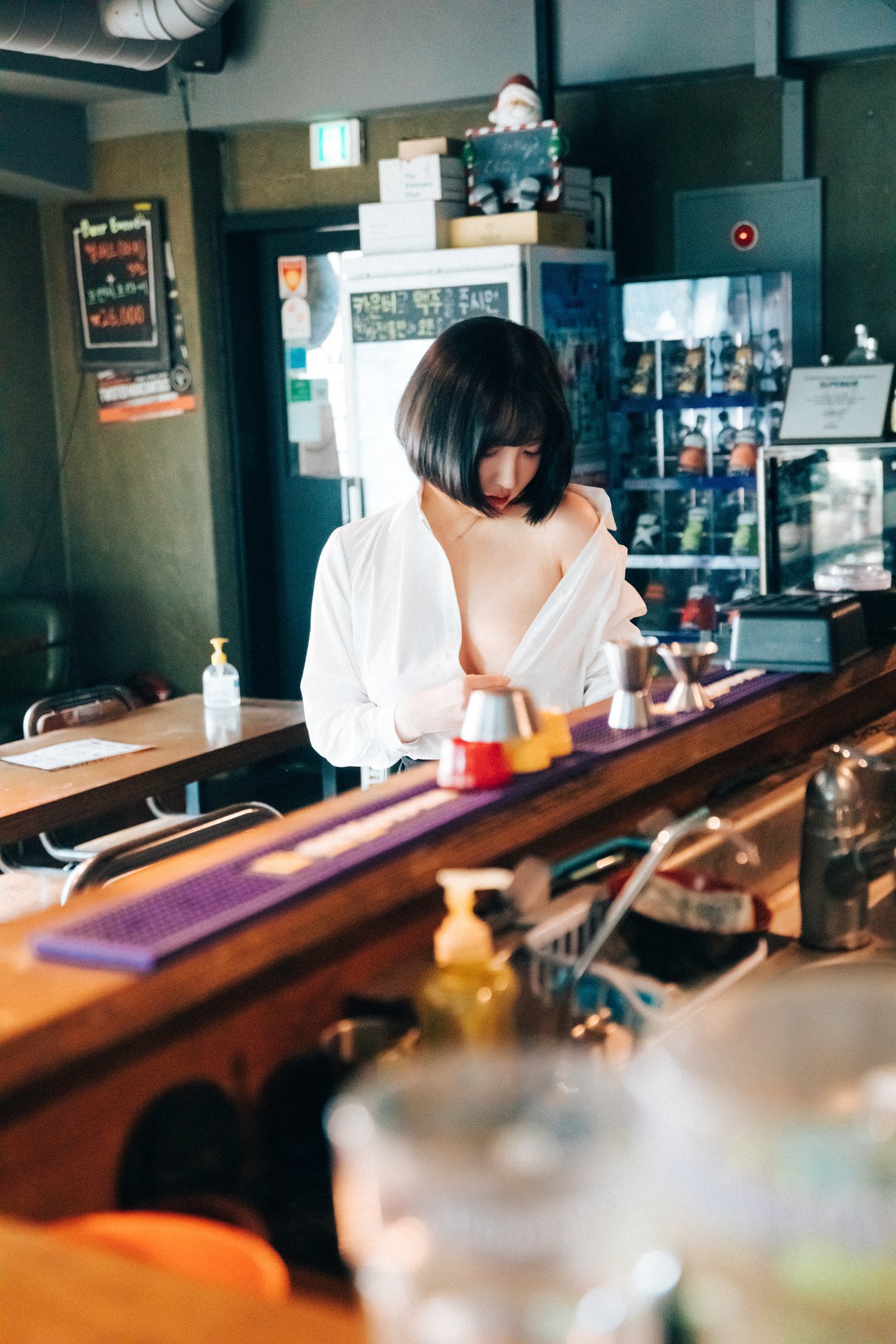 Son-Yeeun-손예은-Loozy-Tainted-Love-Bar-Set01-01-19