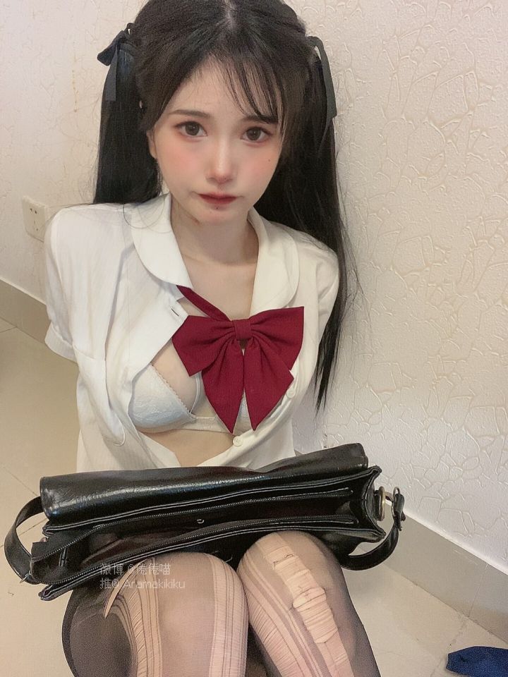 倦倦喵---JK的书包里有什么-01-17