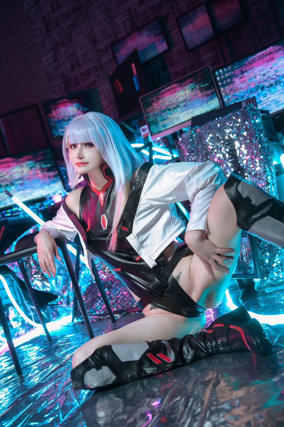 Cosplay-鹿八岁-赛博朋克边缘行者-露西-02-23
