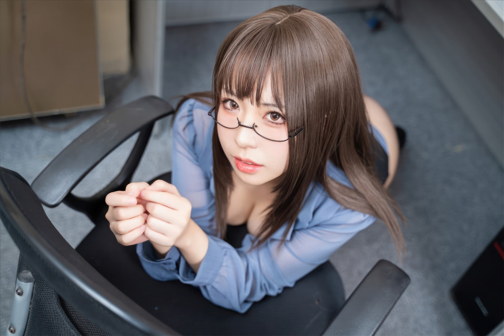 虎森森---黑丝眼镜娘-60P-60P-30836-MB-20240818f-08-18