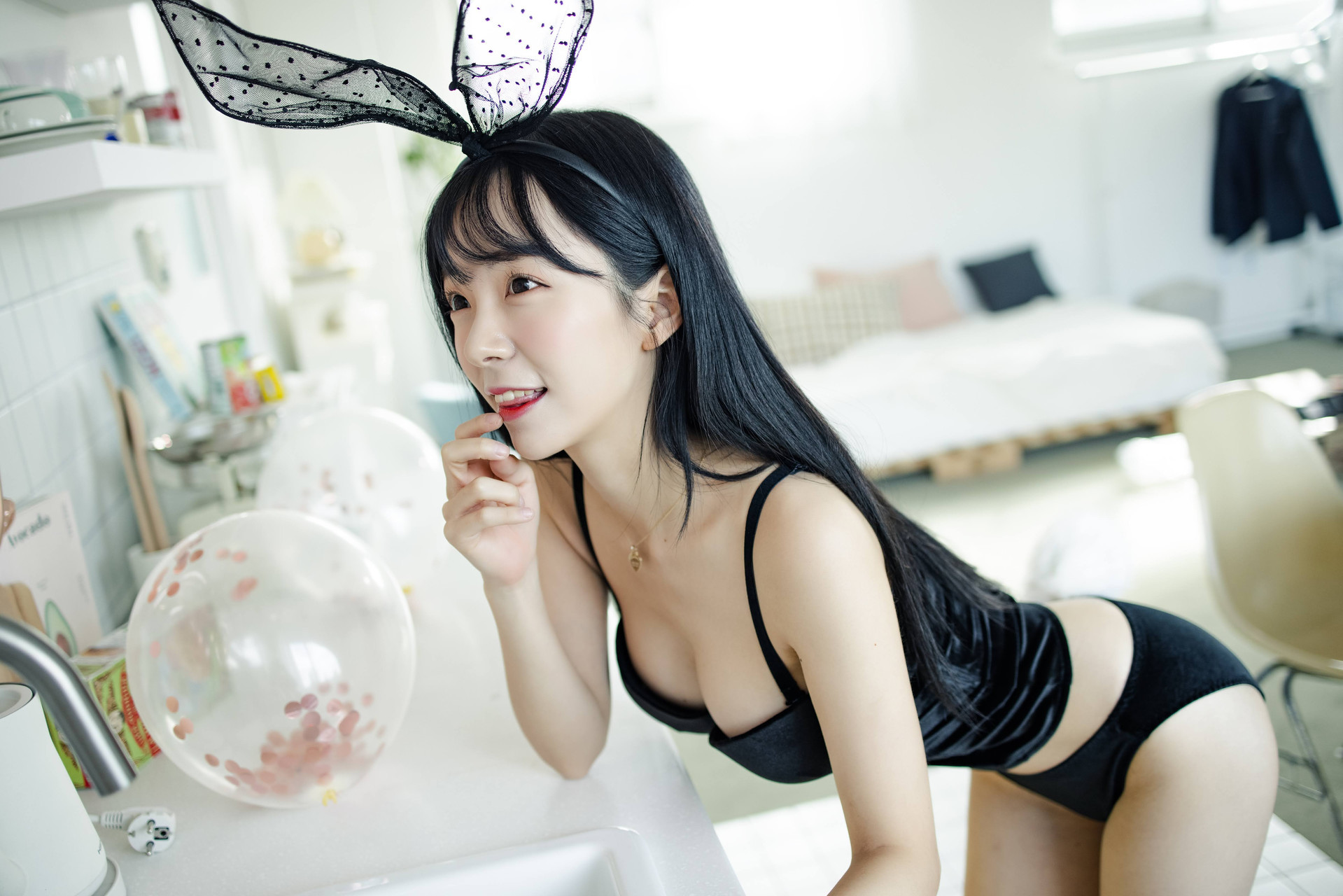 Leeesovely-쏘블리-Patreon-HAPPY-BIRTHDAY-Set01-02-05