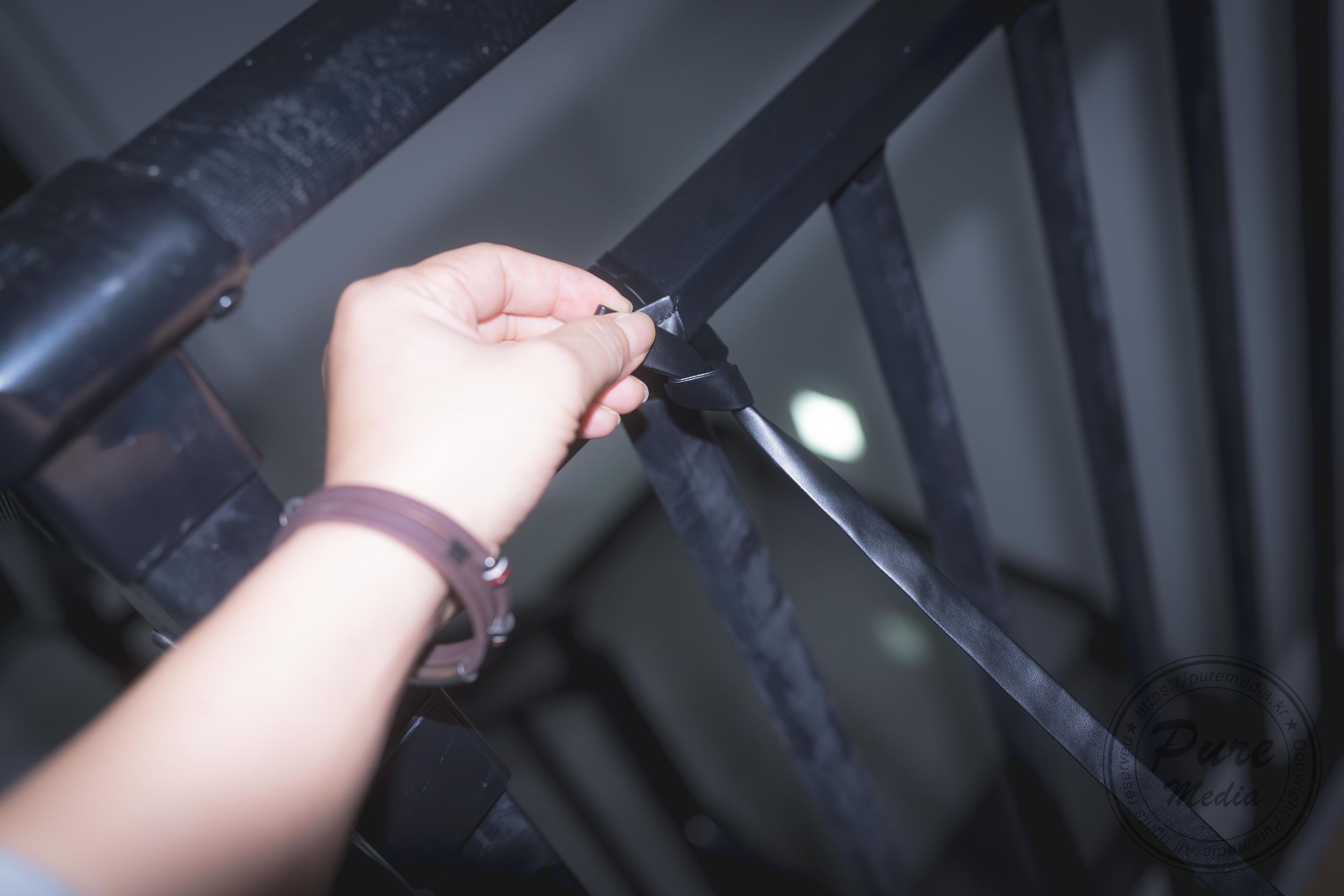 Pure-Media-Vol265-Yeha-예하---Hungry-Bitch-in-The-Stairwell-203P-08-17