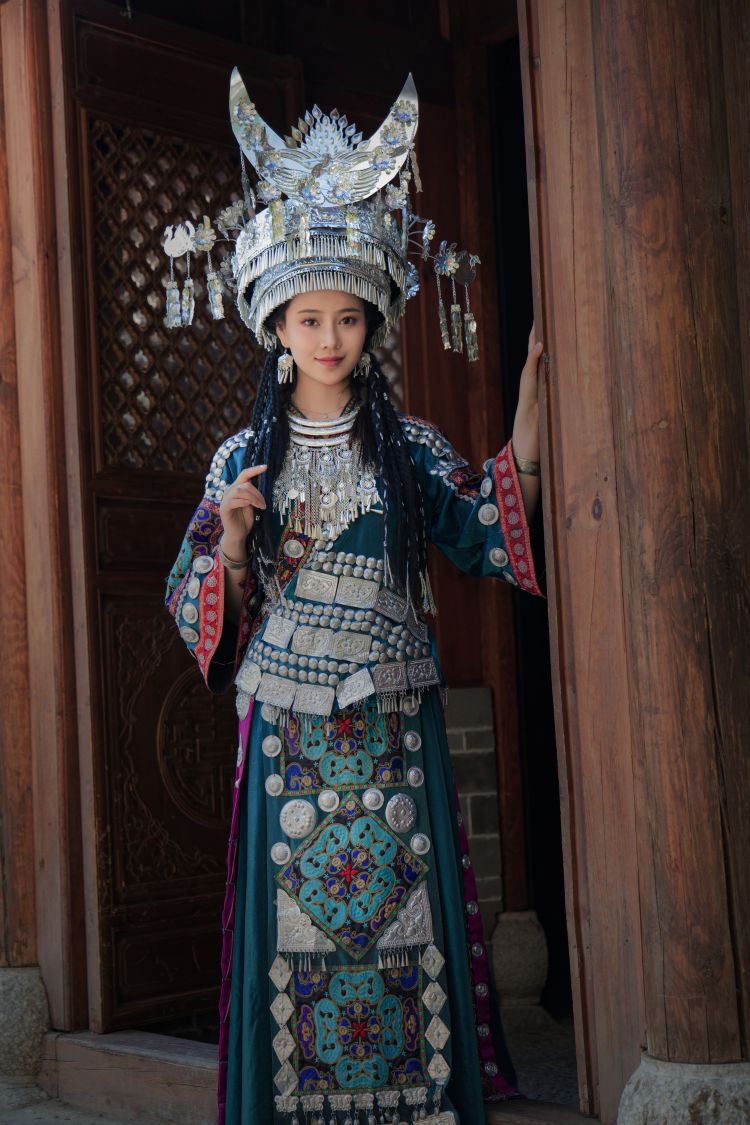 年年---苗疆少女50P-333M-01-24